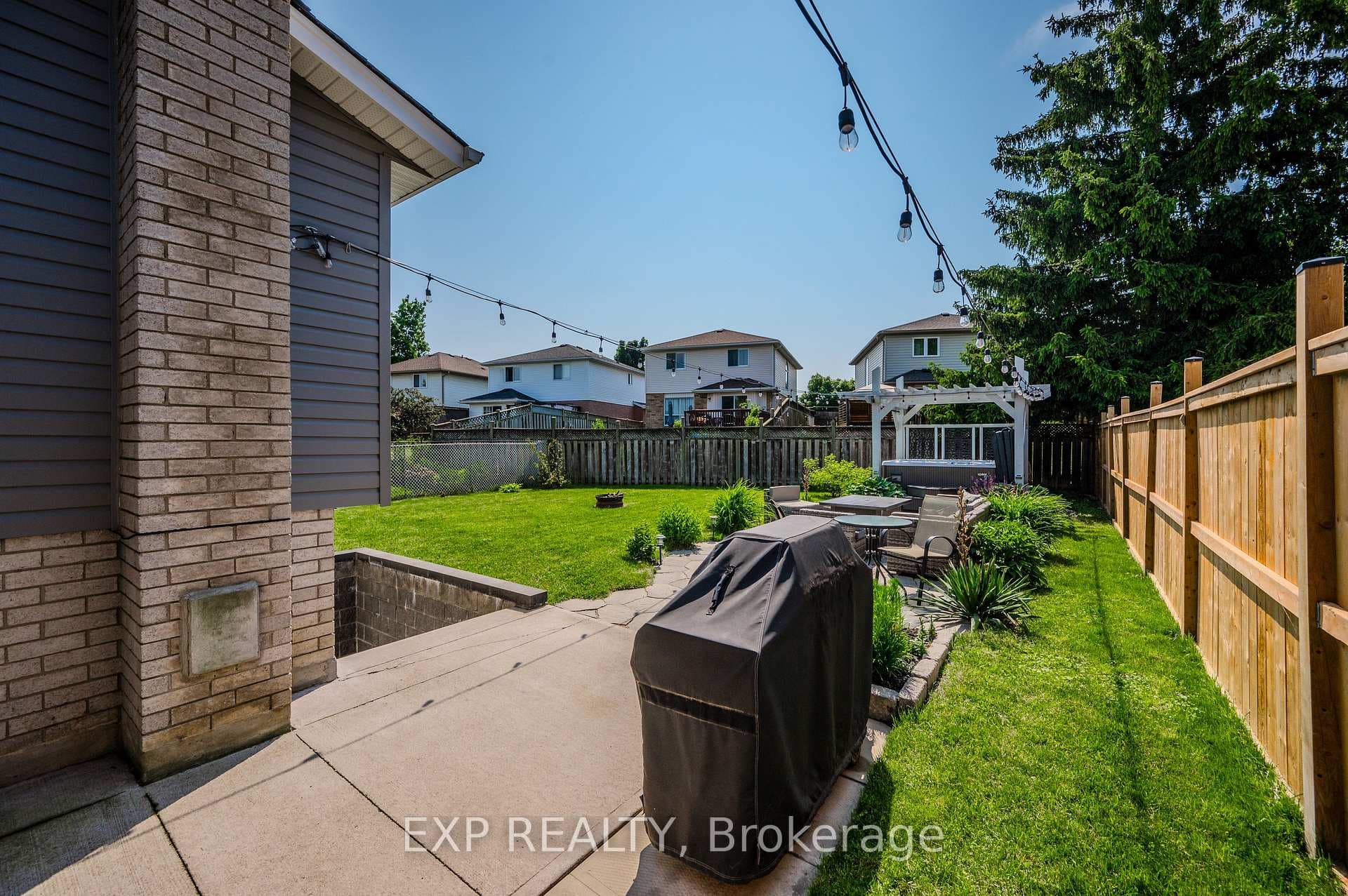 44 Warwick Court photo 31