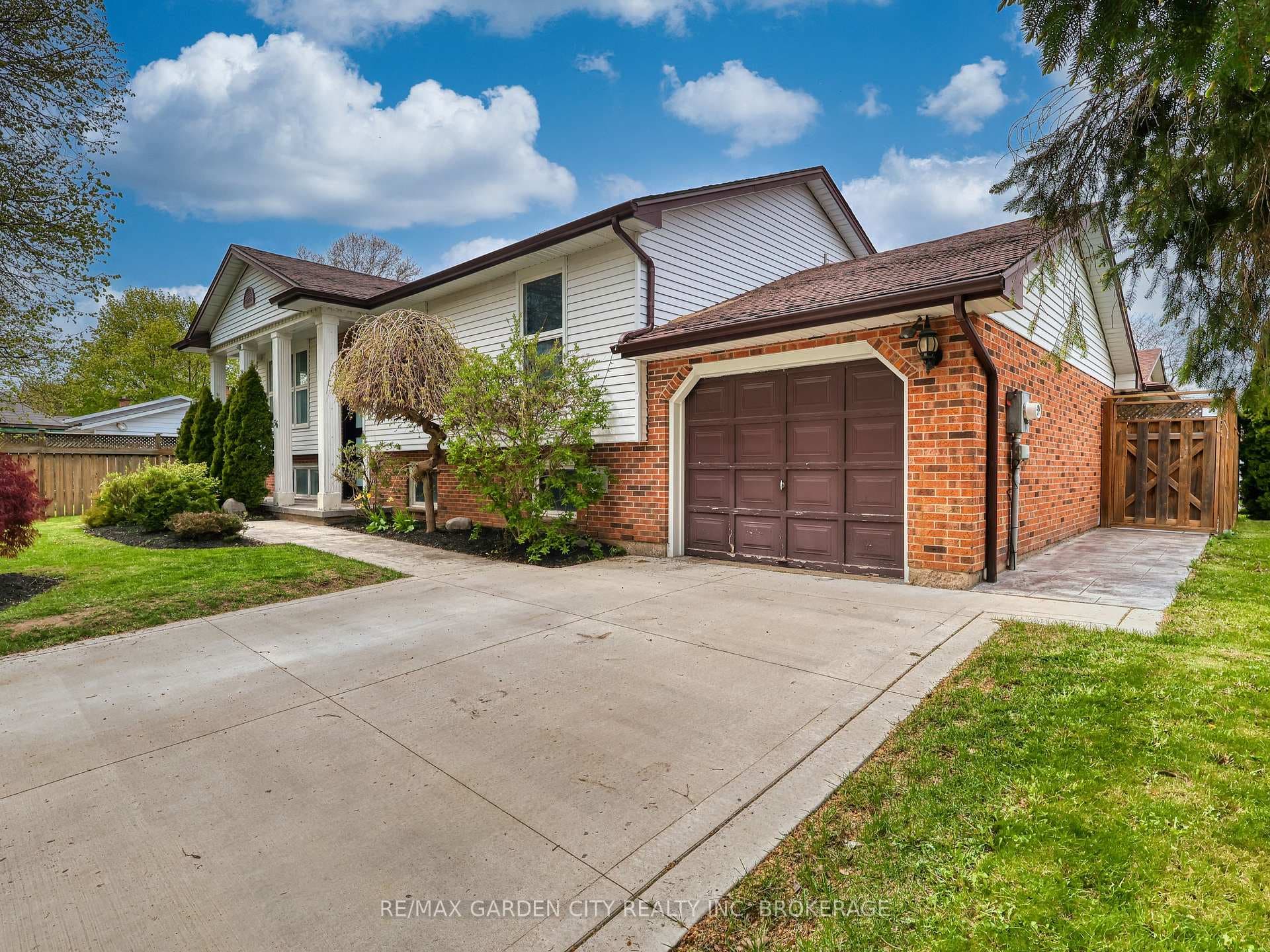 36 Rochelle Drive photo 3