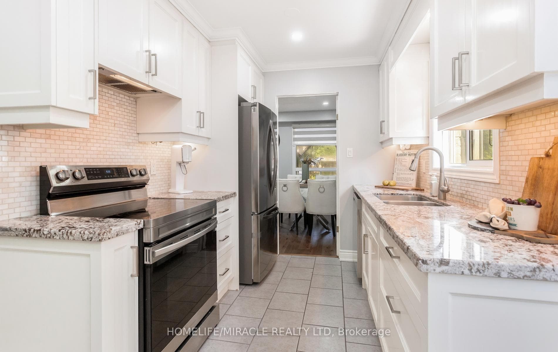 49 Newbridge Crescent photo 17