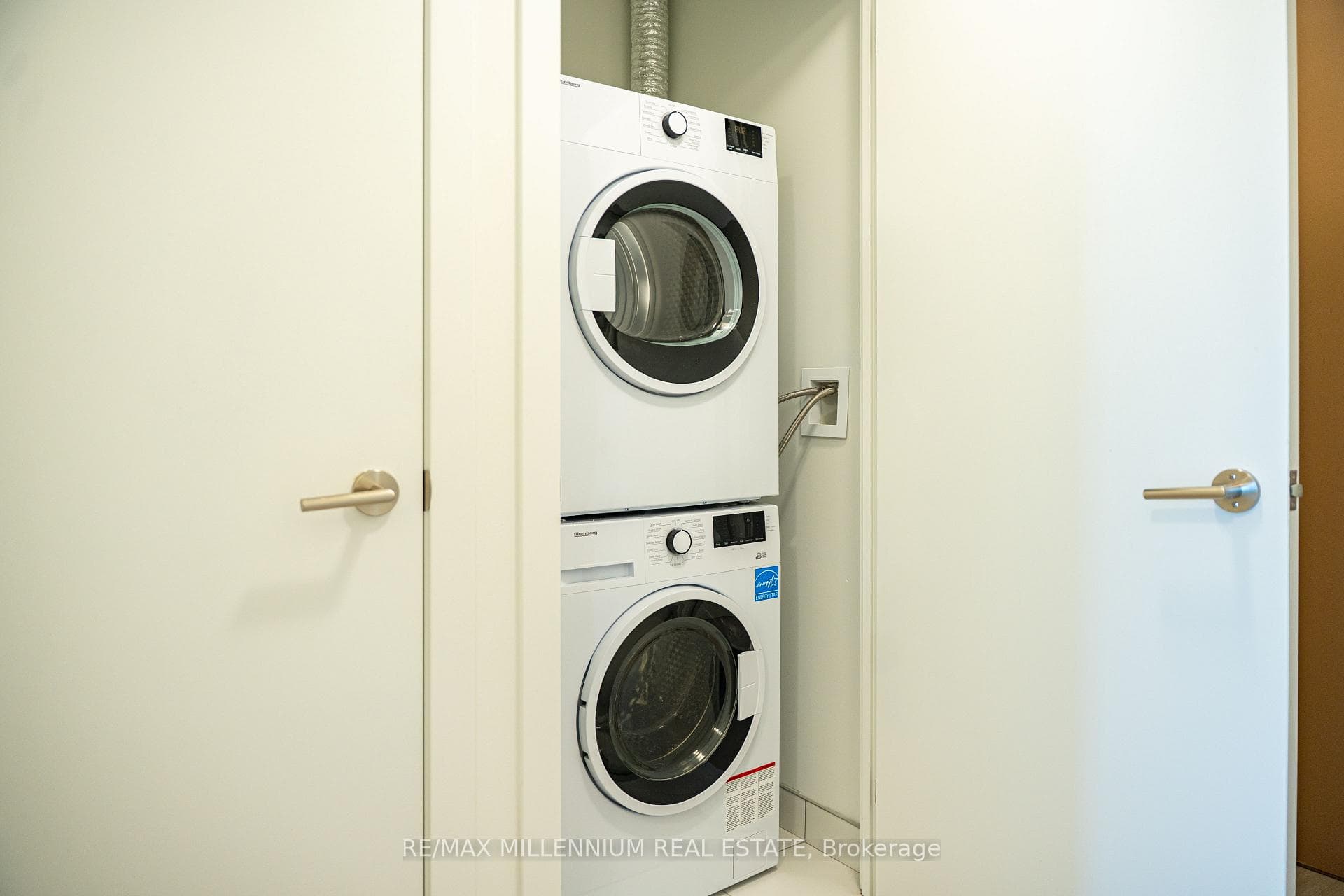 1 Quarrington Lane Unit 3209 photo 25