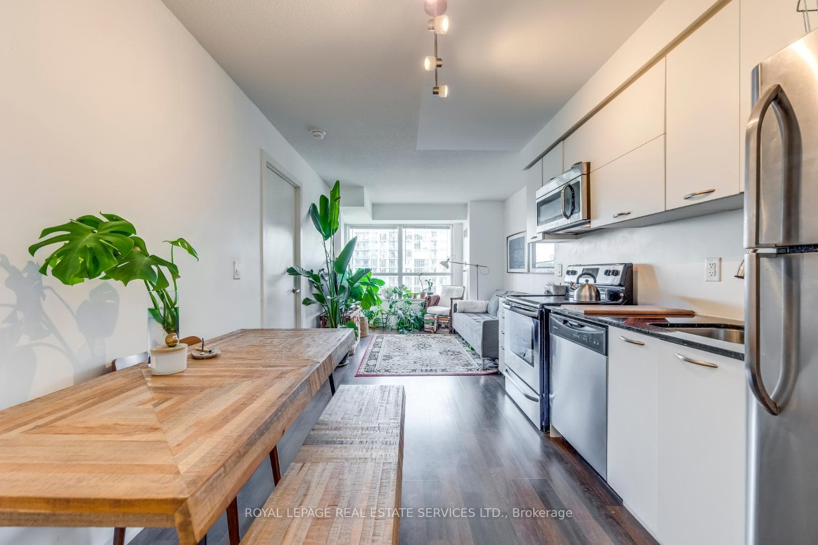 38 Joe Shuster Way Unit 1527 photo 1