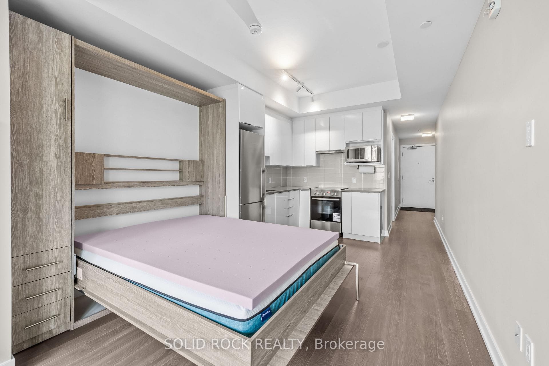 530 De Mazenod Avenue Unit 201 photo 9
