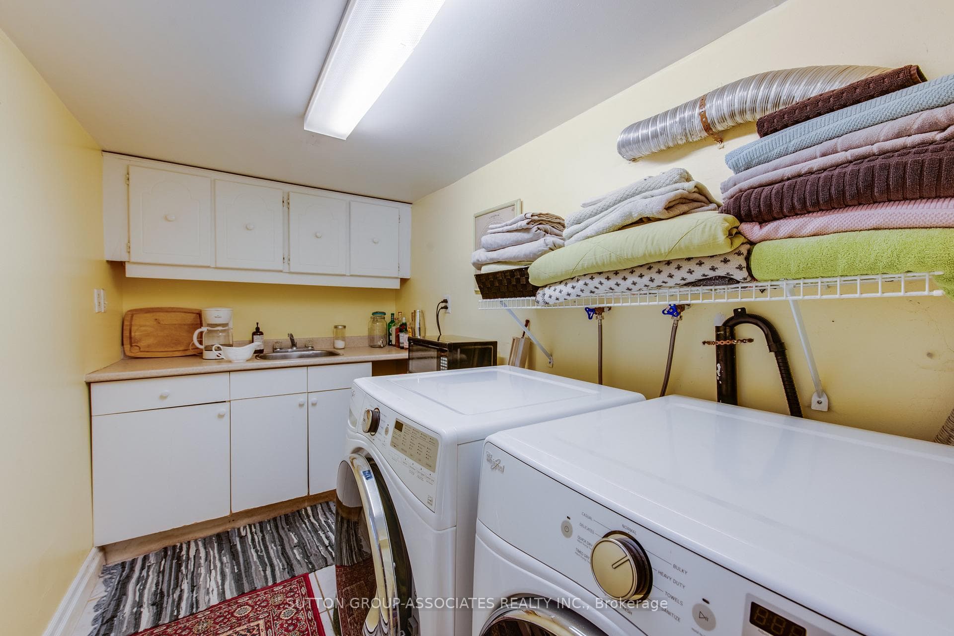 215 Howland Avenue photo 22