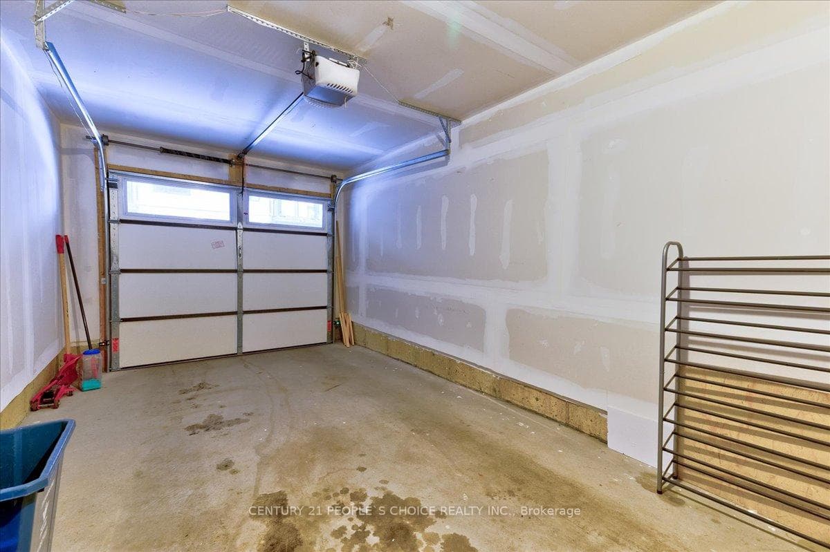 51 Sparrow Avenue Unit 56 photo 29