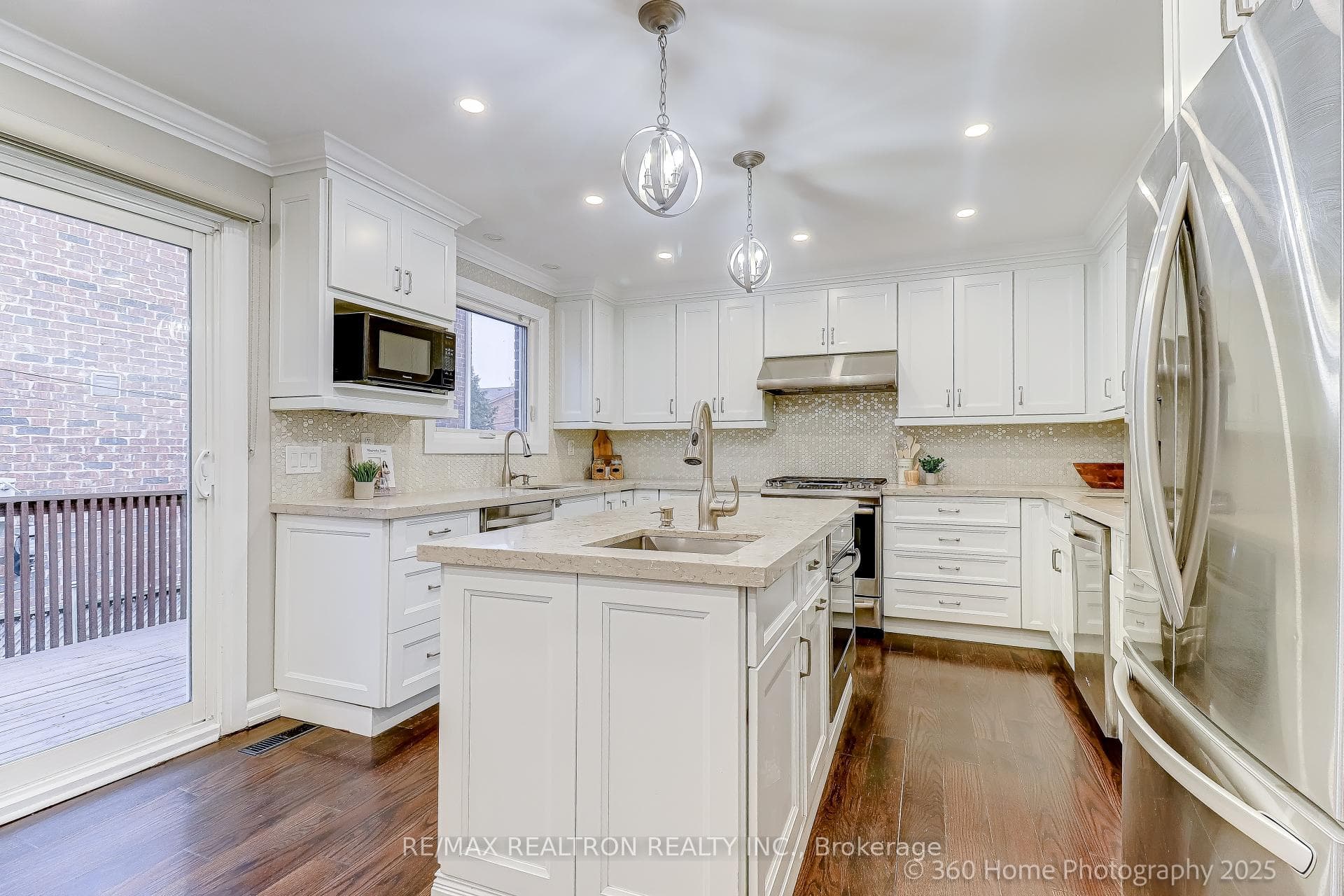 81 Sultana Avenue photo 10
