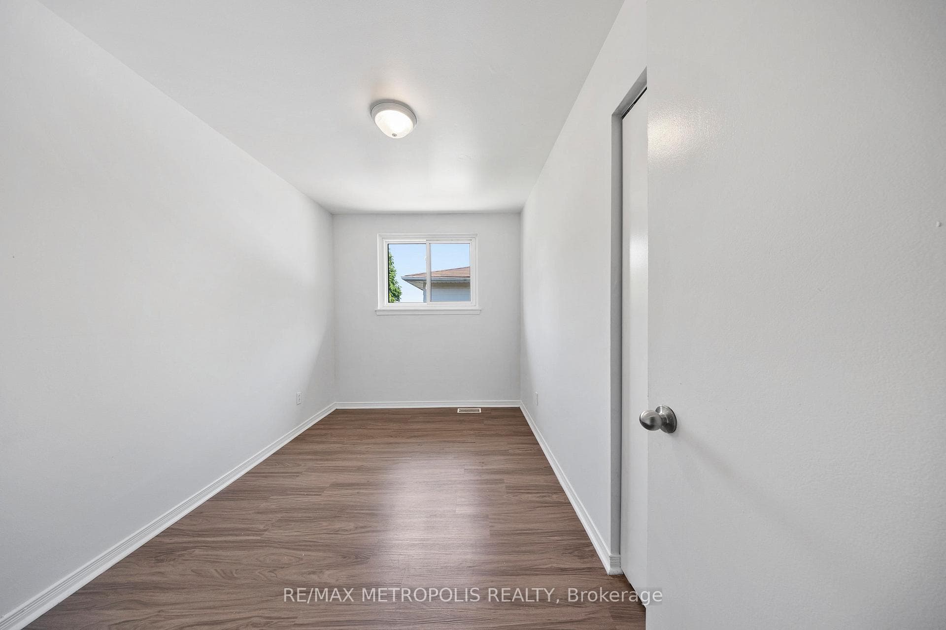 357 Durham Court photo 14