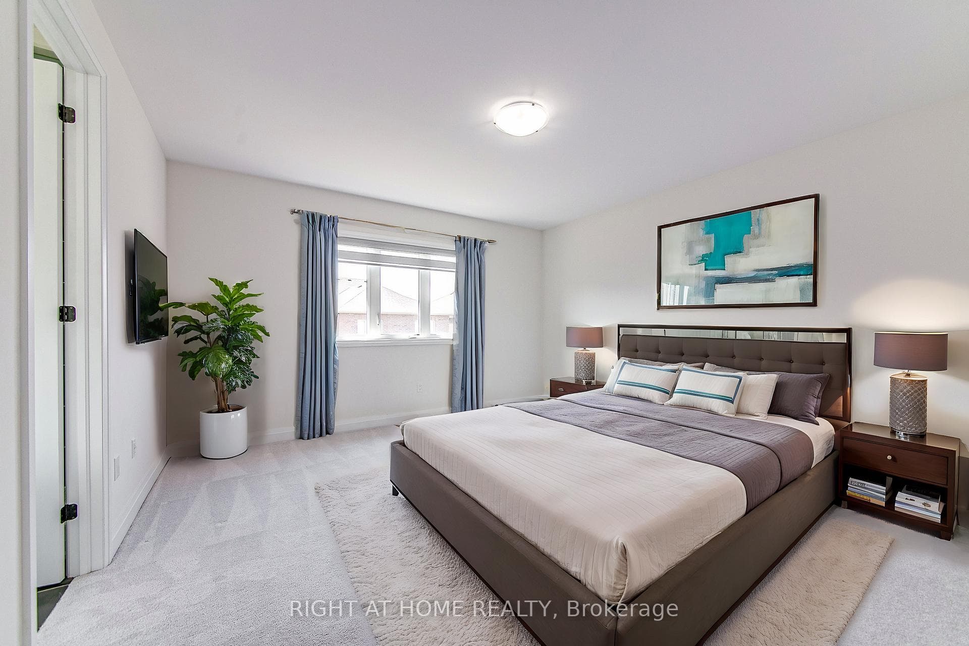 106 Ferragine Crescent photo 26