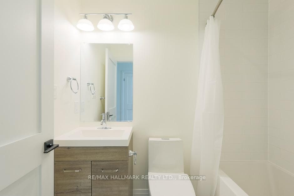 2199 Queen Street Unit B photo 25