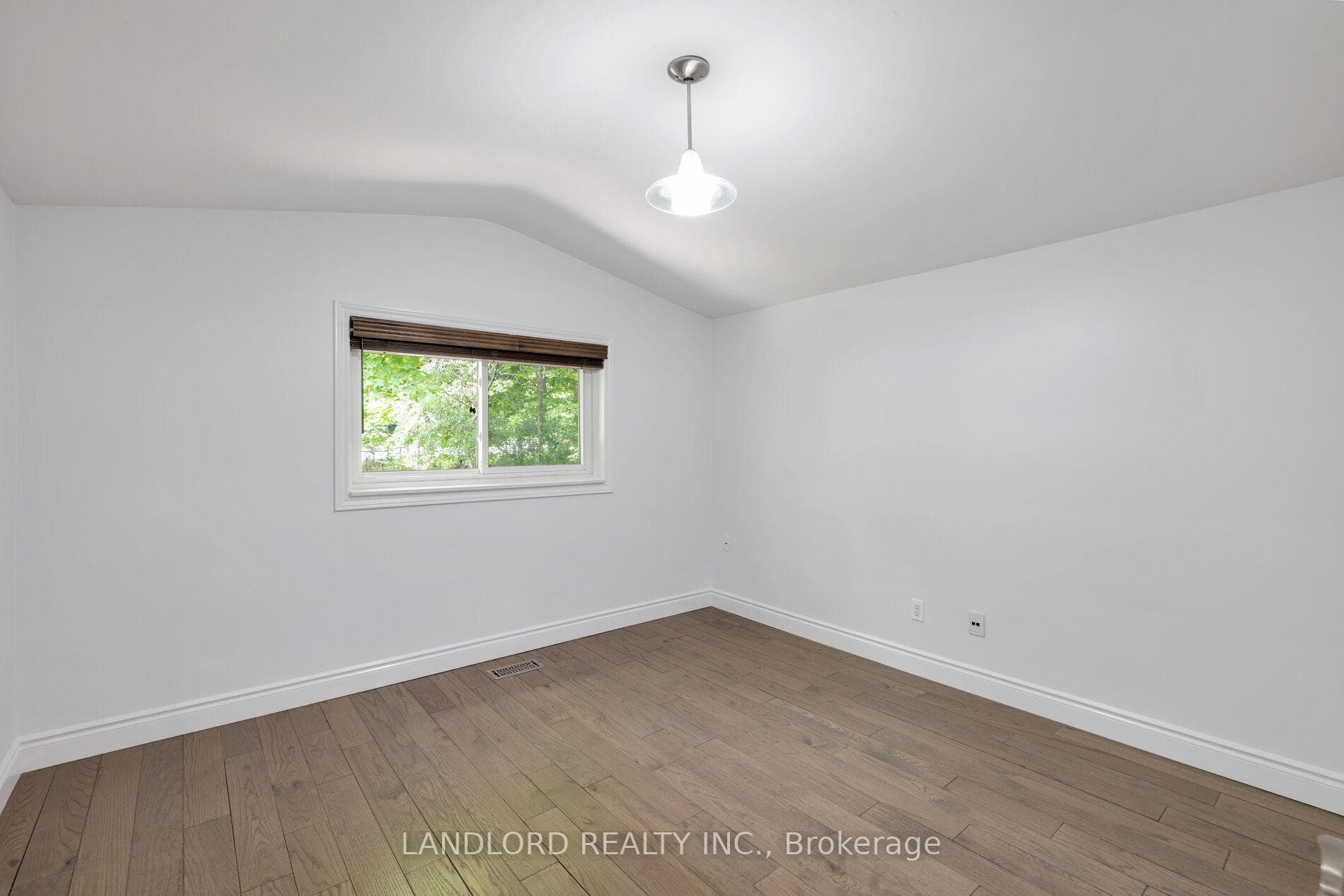 34 Lyncroft Drive photo 31