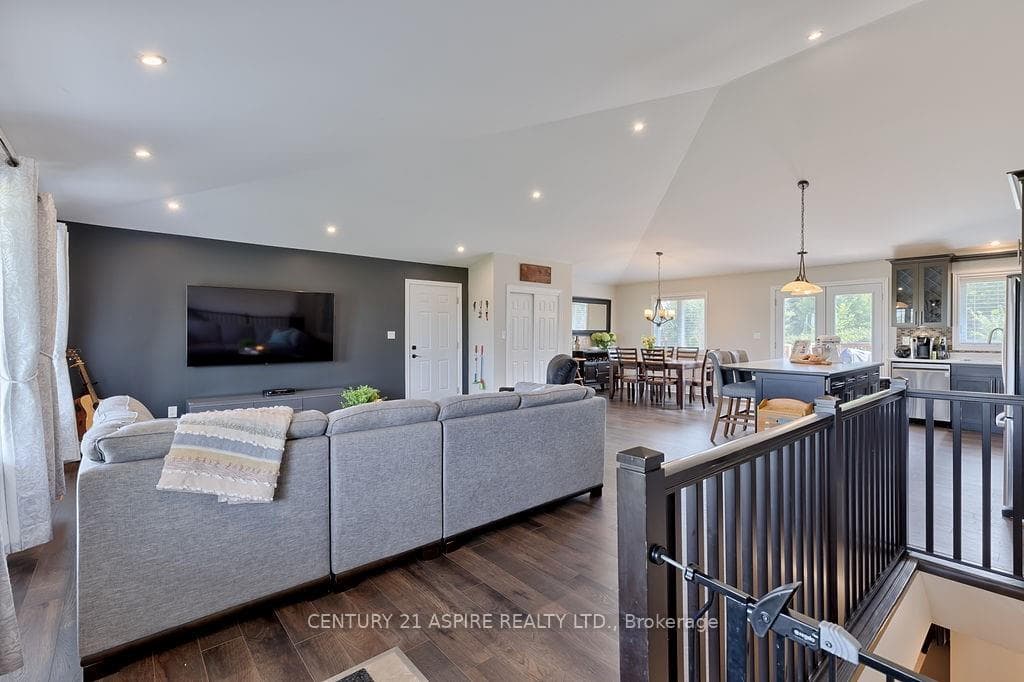 444 TV TOWER Road photo 13