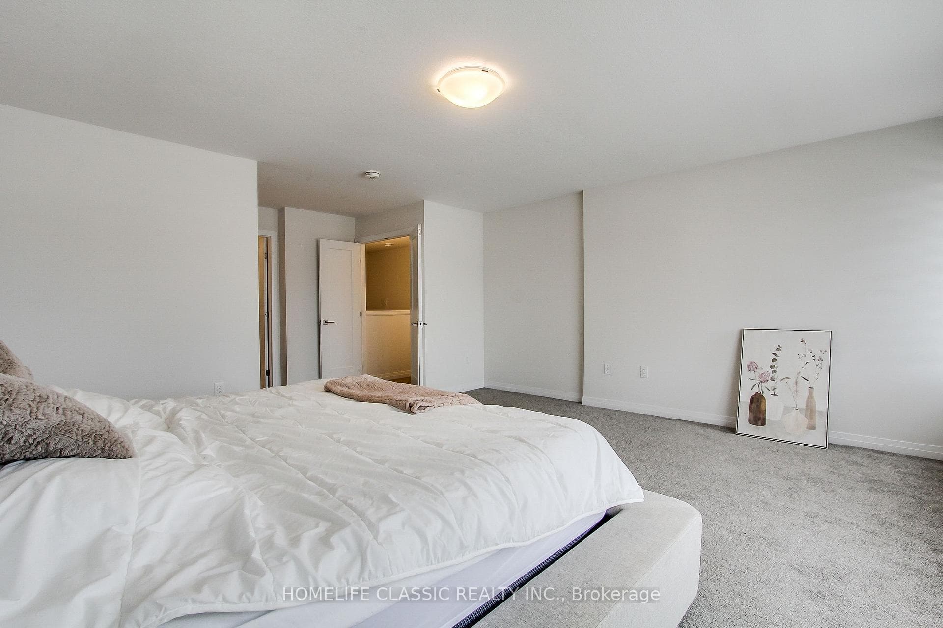 103 Greenwich Avenue photo 24