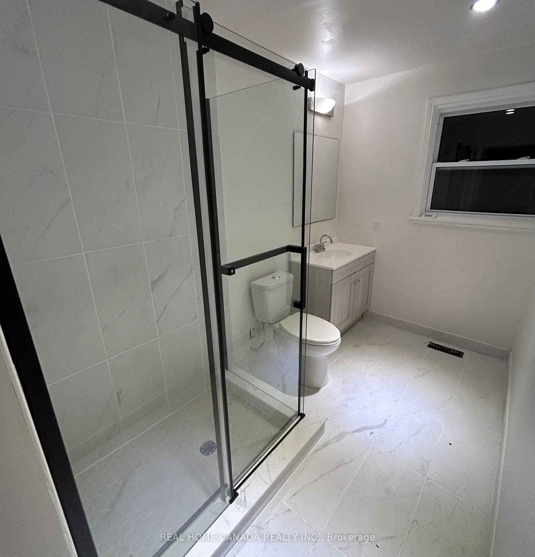 38 Chopin Crescent Unit Master photo 10