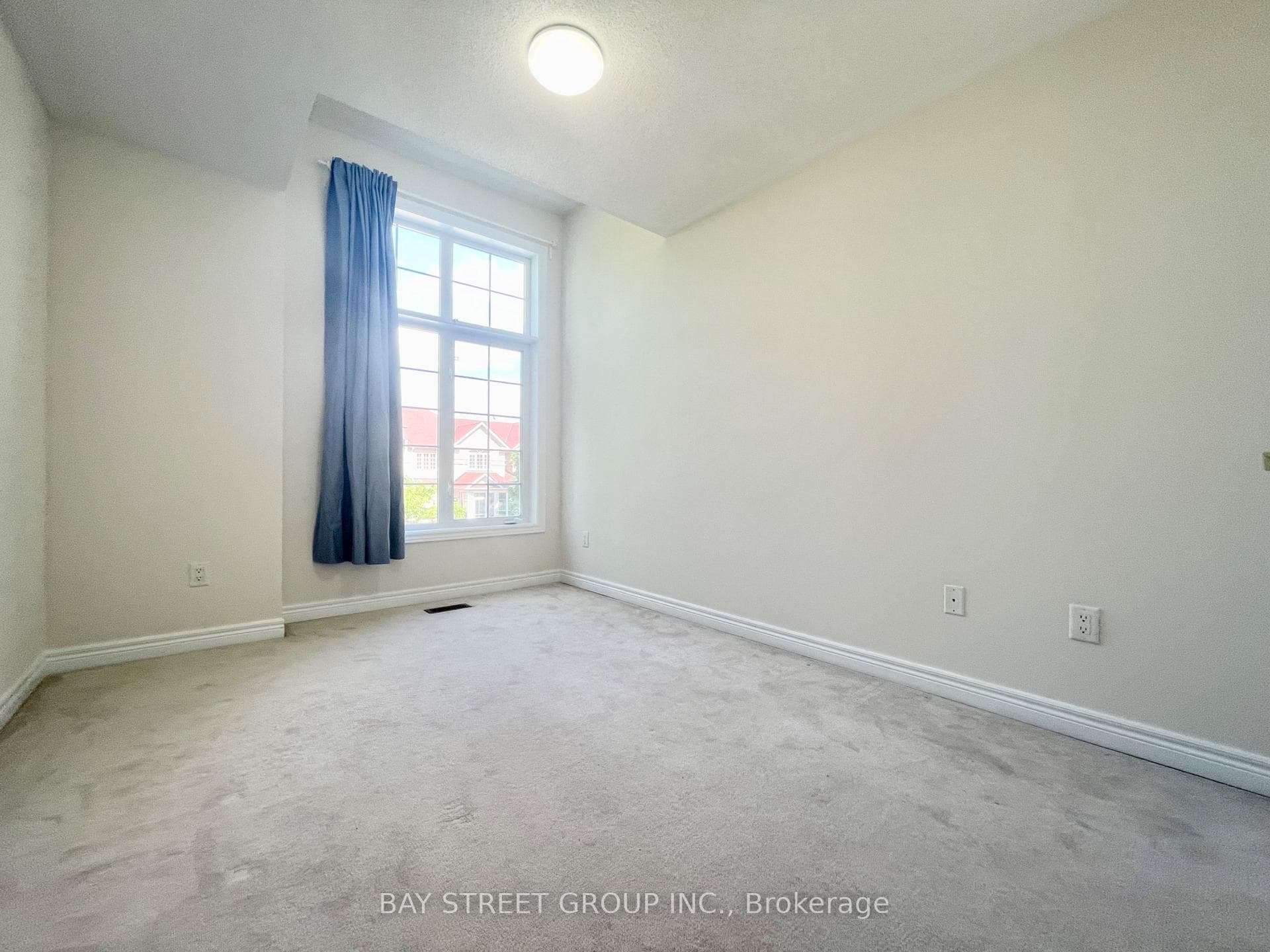 196 Kirkvalley Crescent photo 10