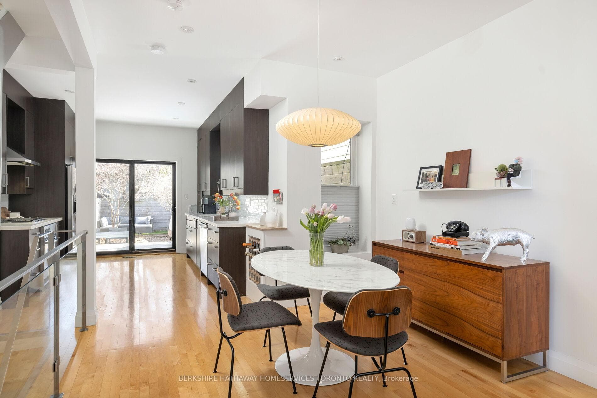 109 Salem Avenue photo 6
