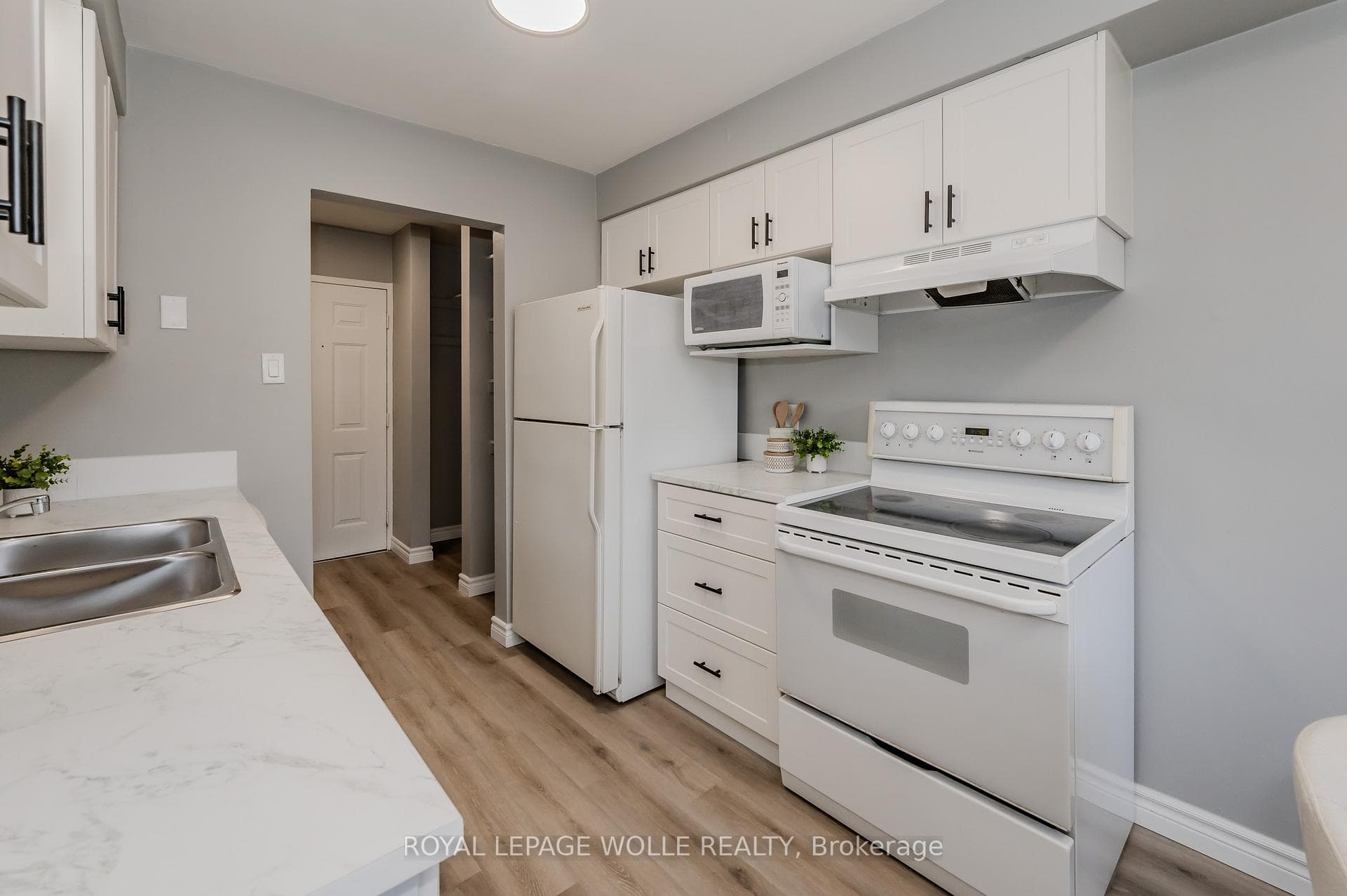 320 Traynor Avenue Unit 16 photo 11