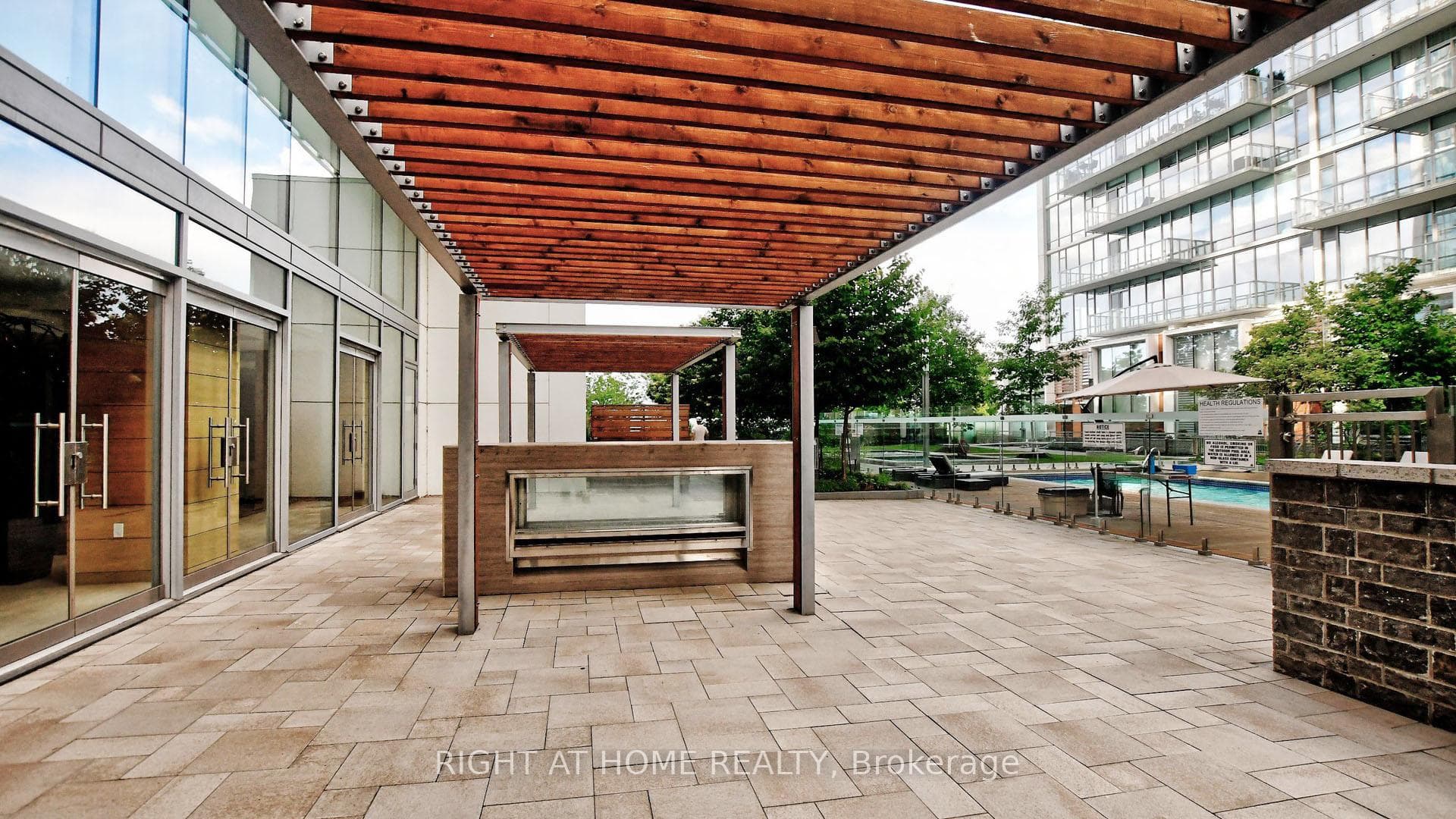 15 Queens Quay Unit 403 photo 24