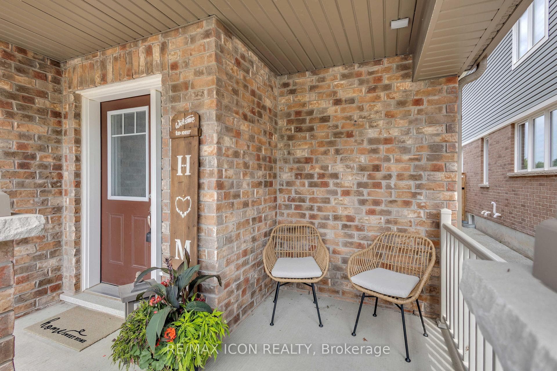 515 Equestrian Way photo 4