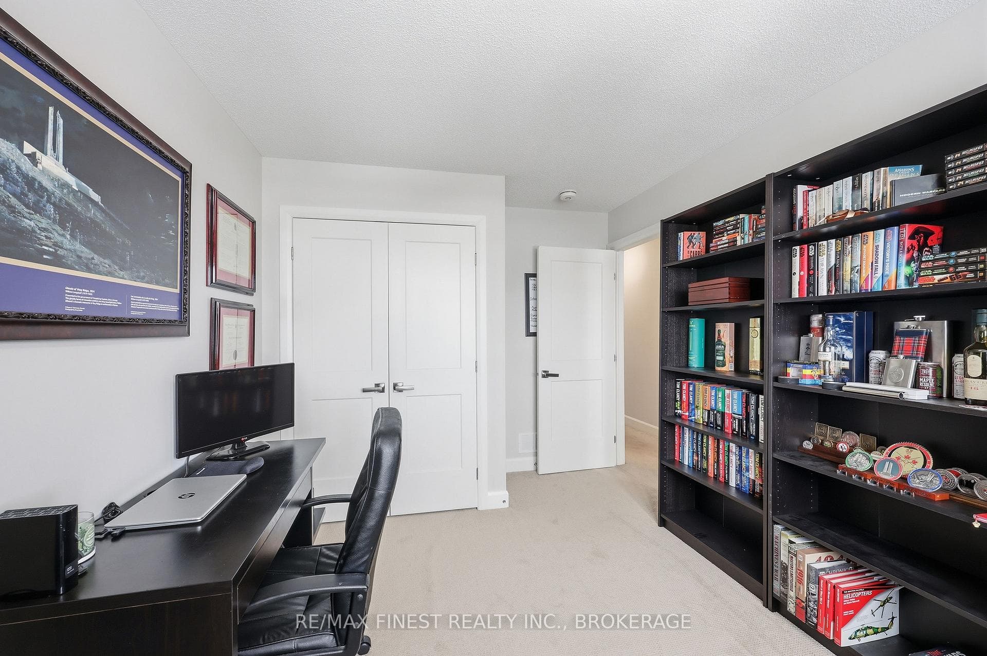 1553 Davenport Crescent photo 29
