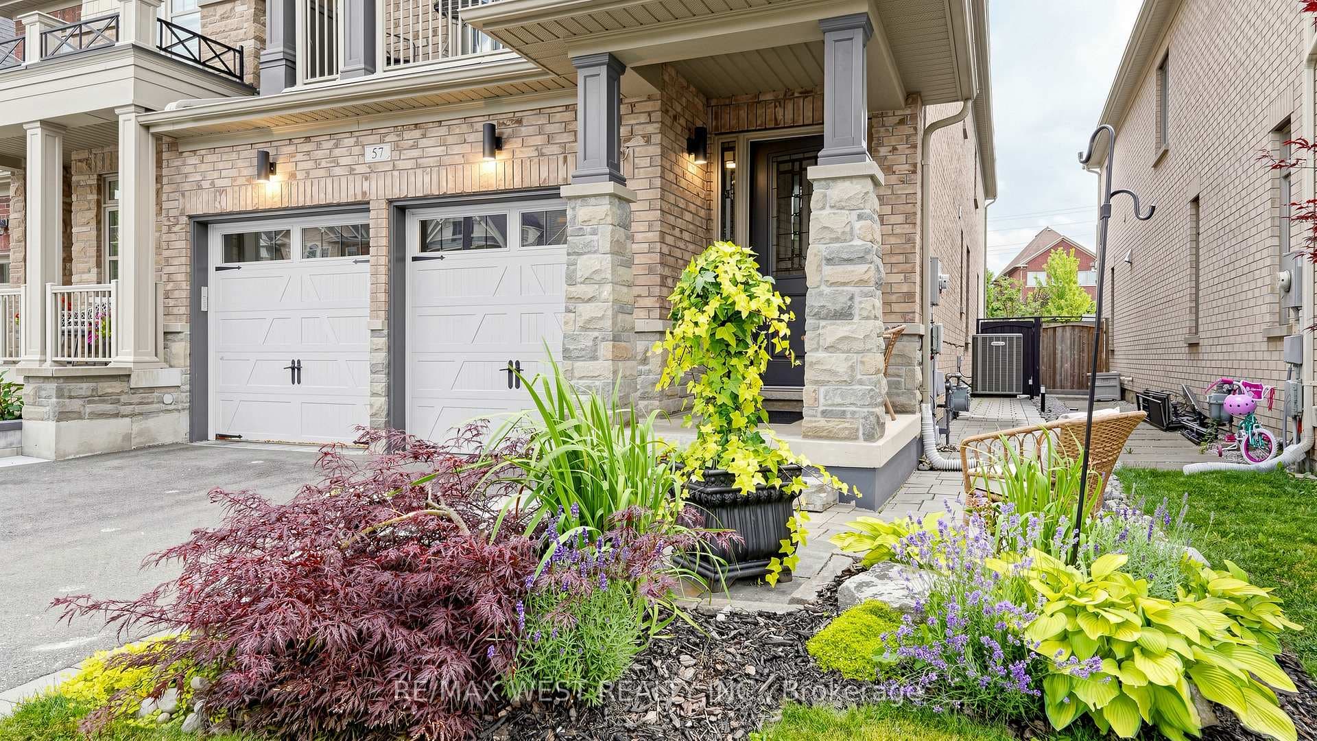 57 Alex Campbell Crescent photo 2