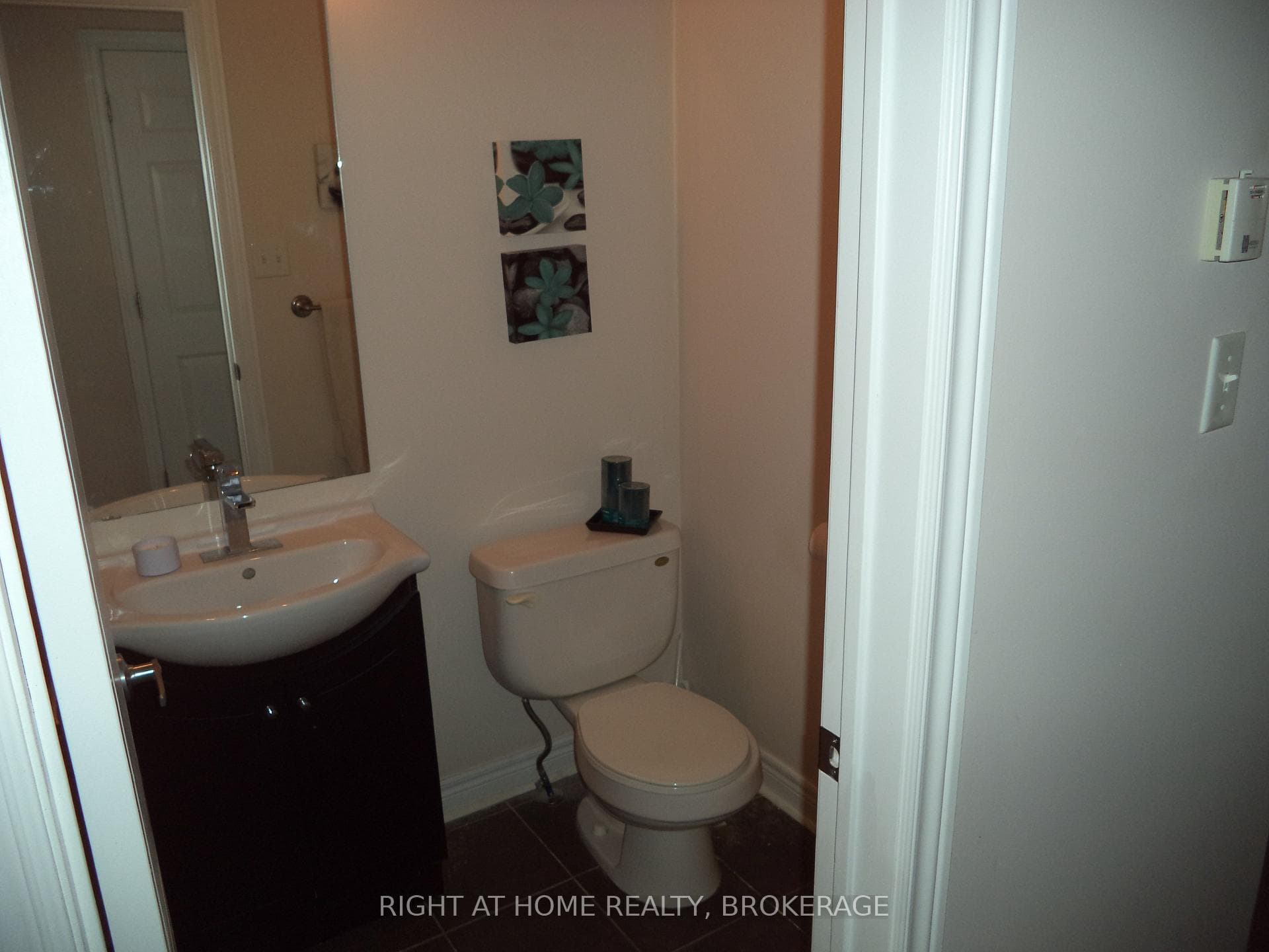 11 Colonel Lyall Street photo 21
