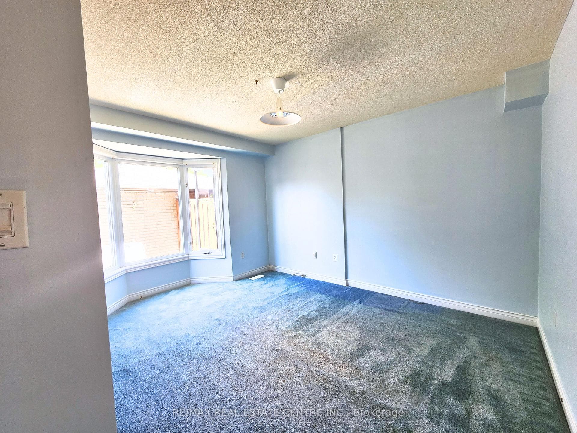 61 DYNASTY Avenue photo 12