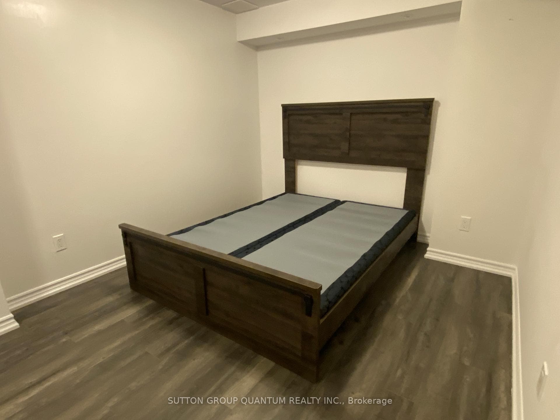 581 Grant Way photo 9
