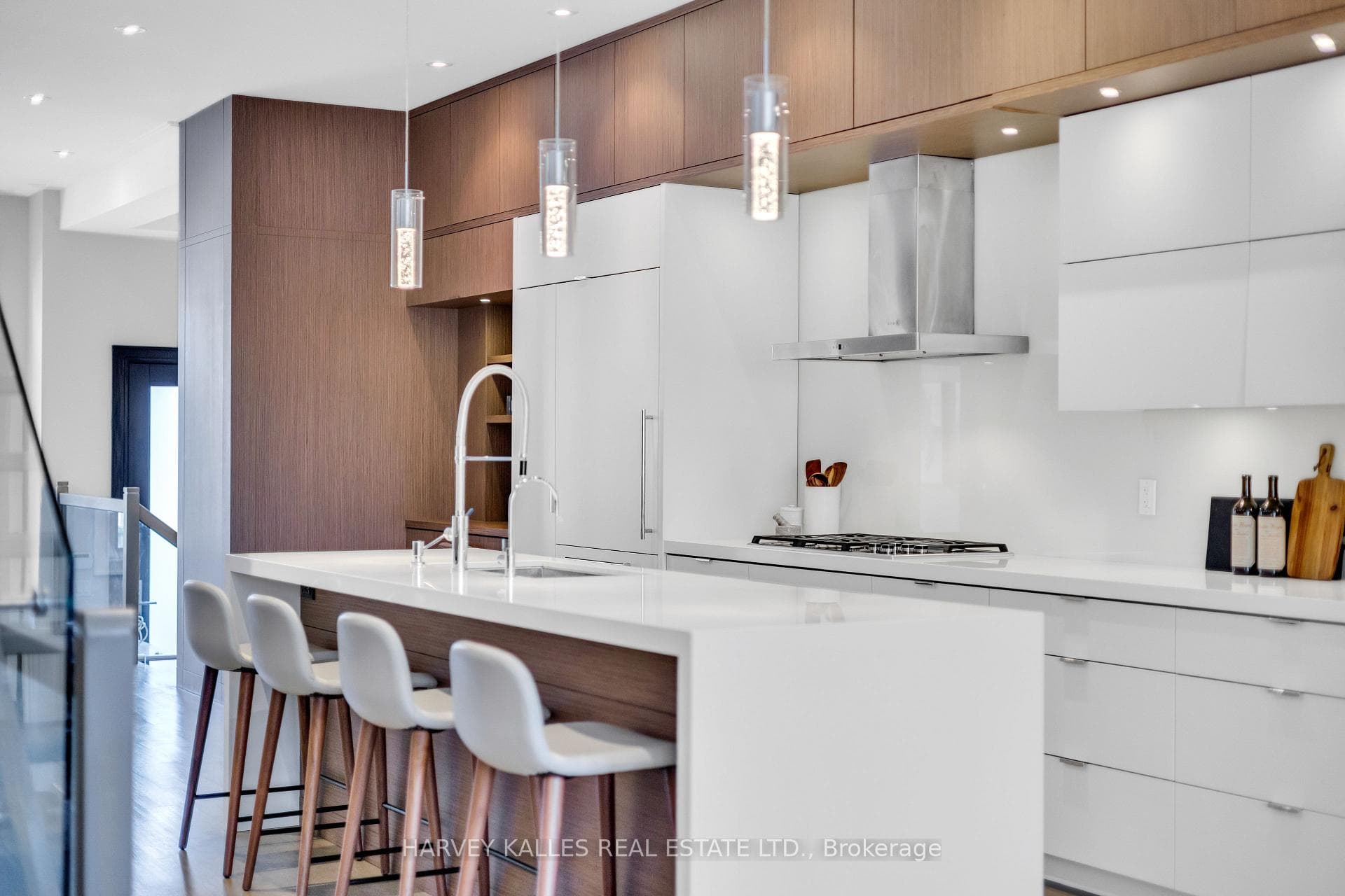 172A Lawrence Avenue photo 15
