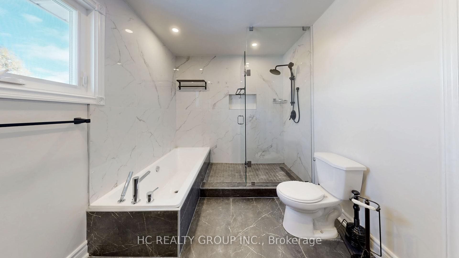 327 Sussex Avenue photo 28