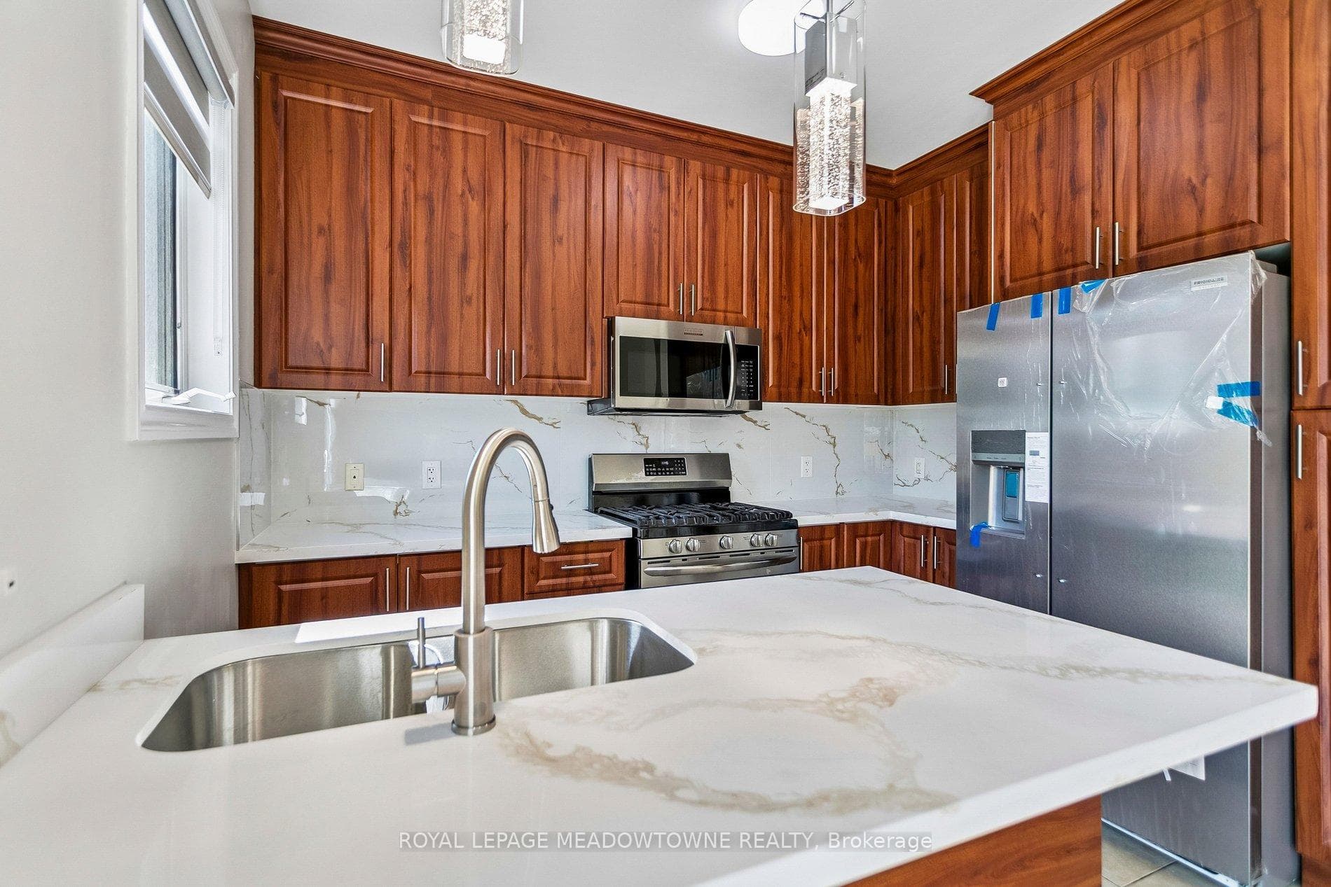 15 Learmont Avenue Unit Upper photo 16