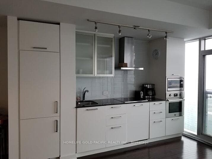12 York Street Unit 3205 photo 8