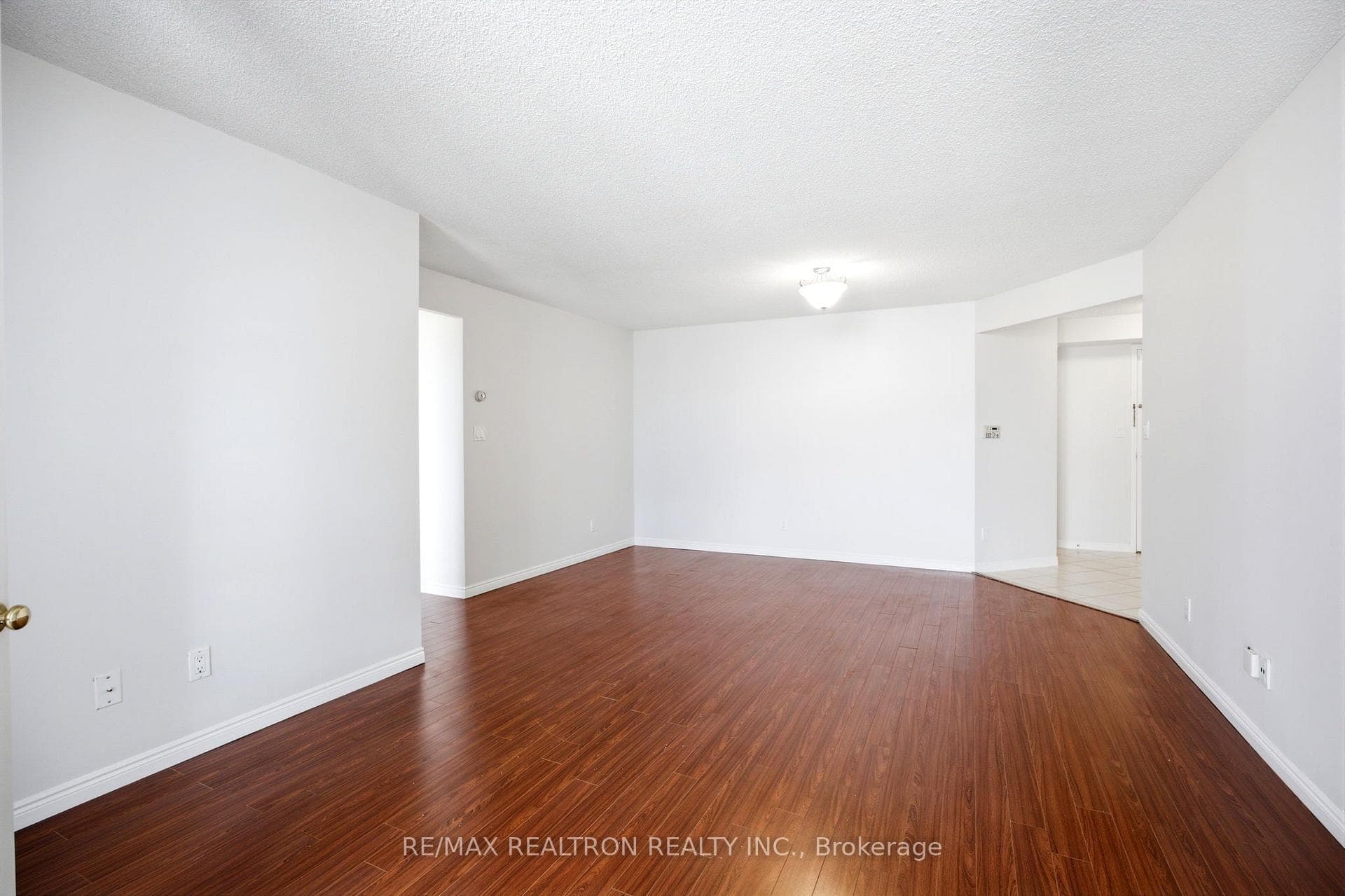 850 Steeles Avenue Unit 1103 photo 6
