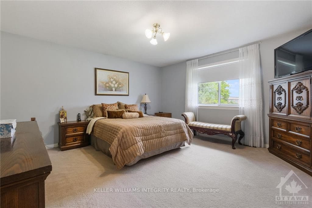2309 SAMUEL Drive photo 16