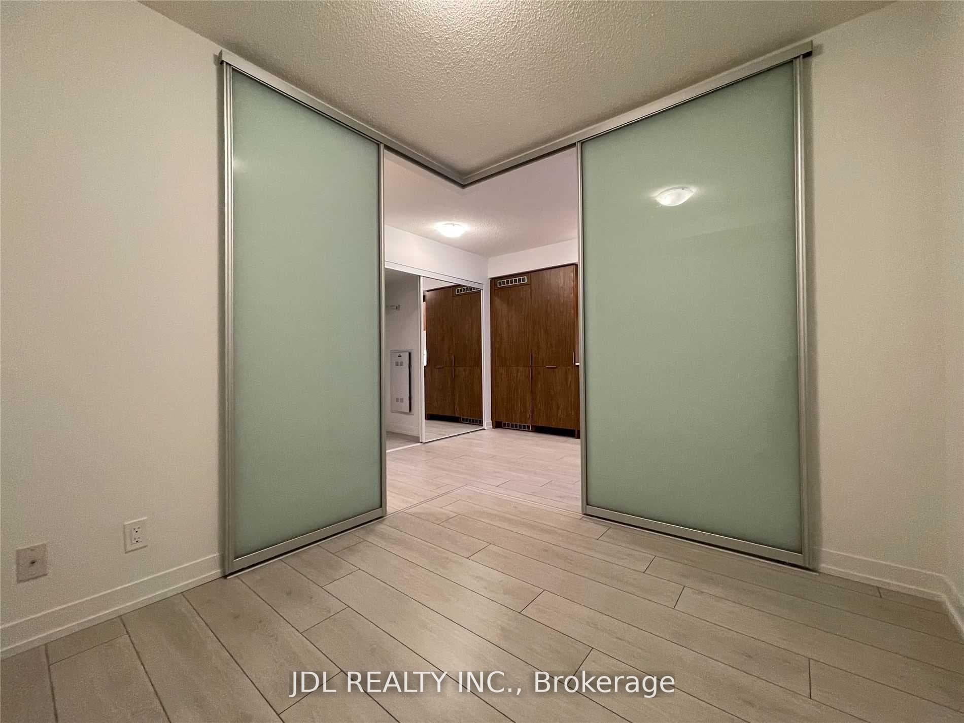 60 Shuter Street Unit 301 photo 13