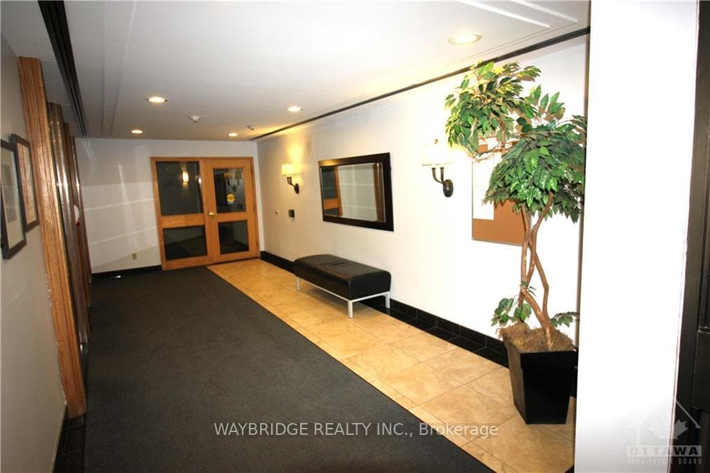 80 SANDCASTLE Drive Unit 505 photo 6