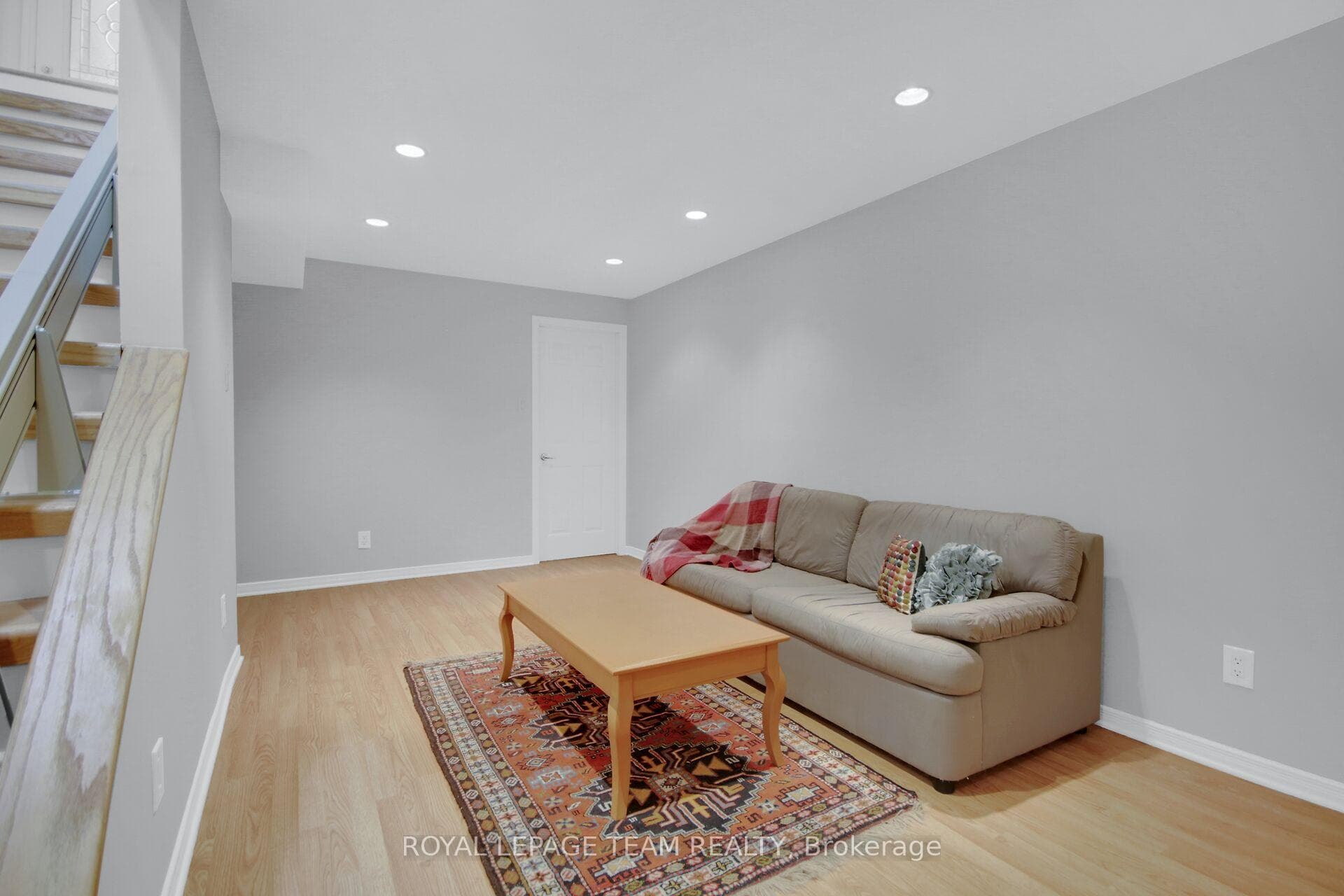 9 Weaver Crescent photo 20