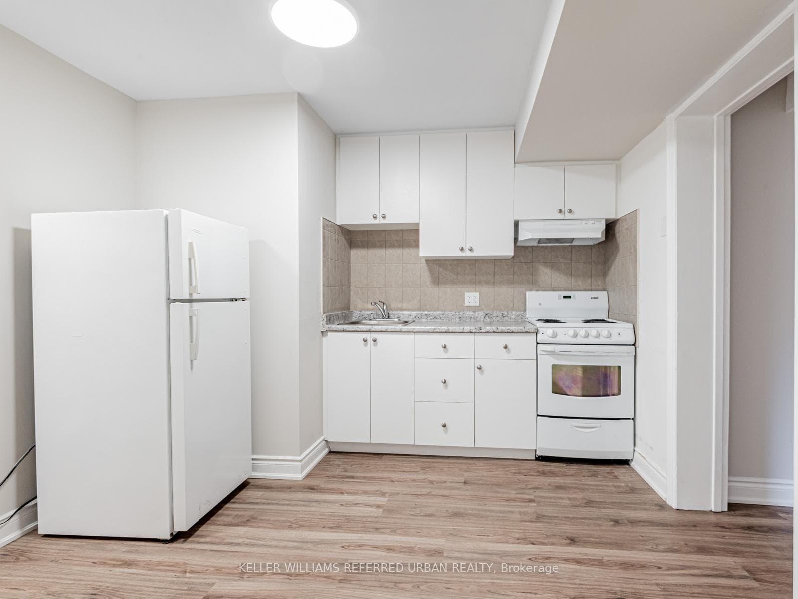 137 Shelborne Avenue Unit Basement Unit #2 photo 6