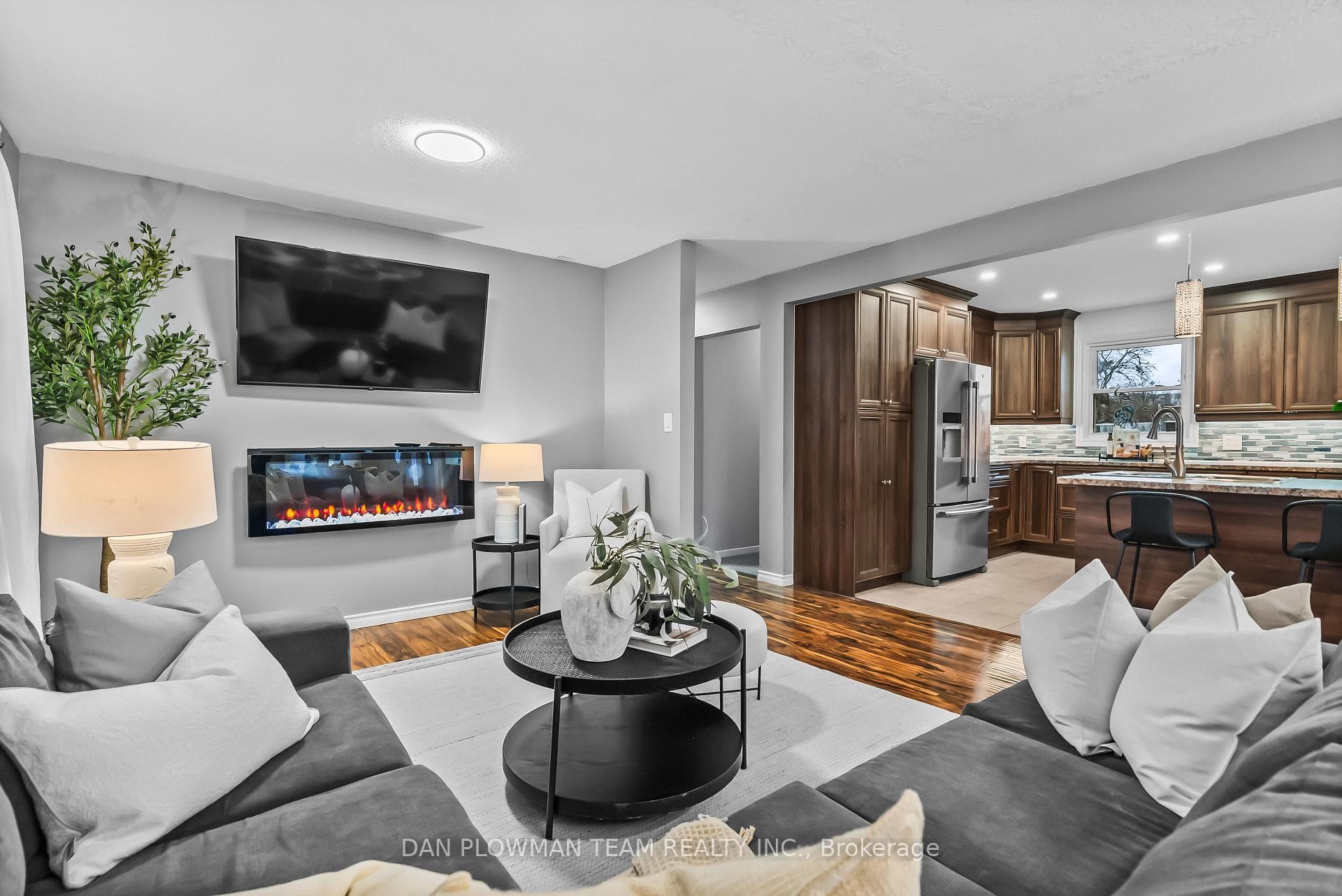 856 Southgate Drive photo 9