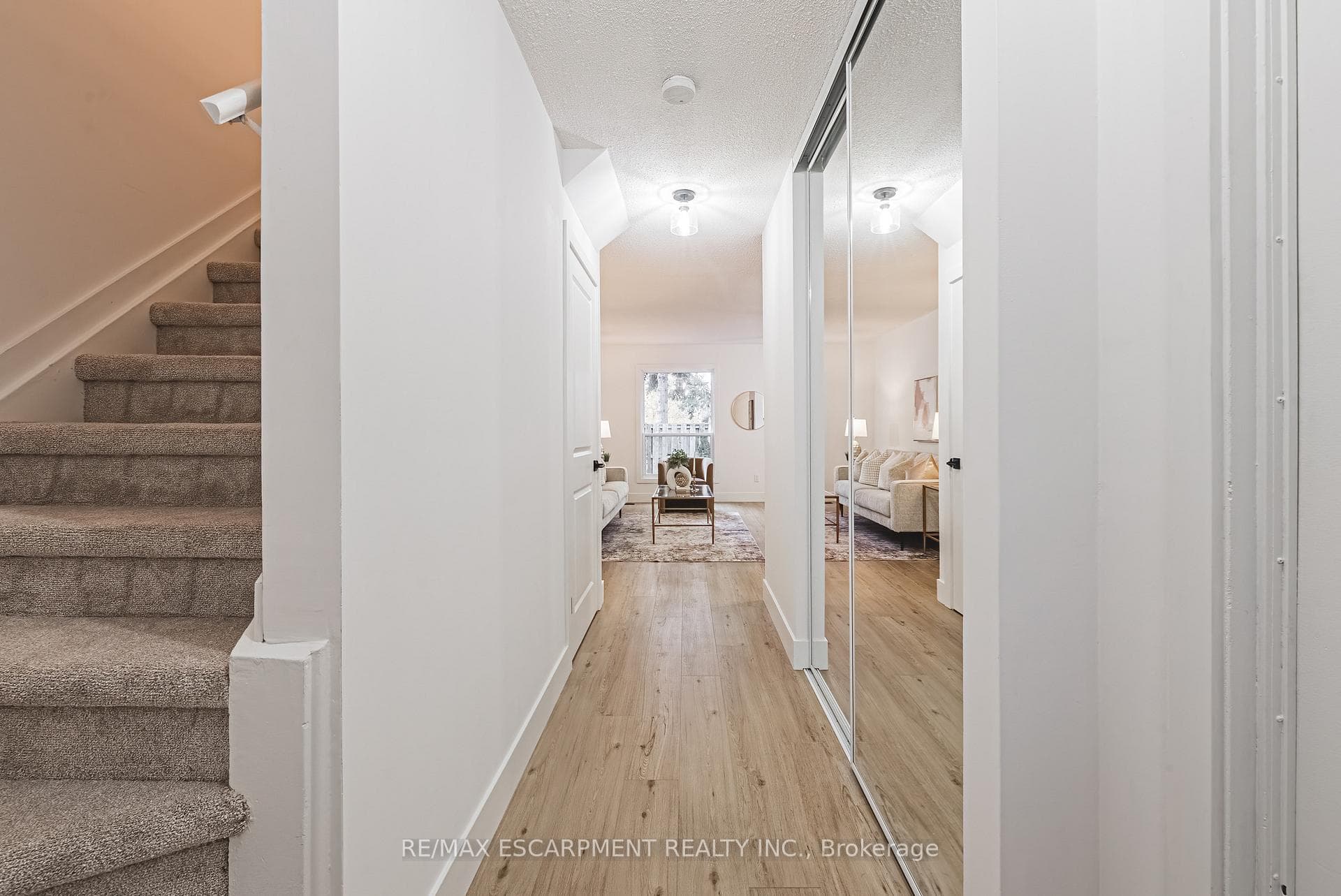 660 Oxford Road Unit 15 photo 4