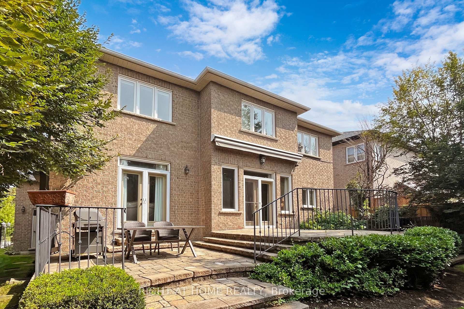 88 Langtry Place photo 40