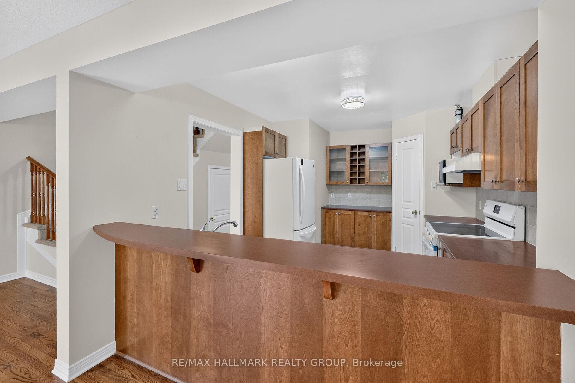 24 Gray Crescent photo 12