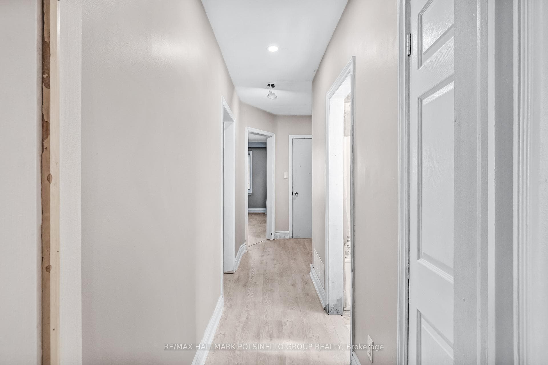 376 Blackthorn Avenue Unit Upper photo 15