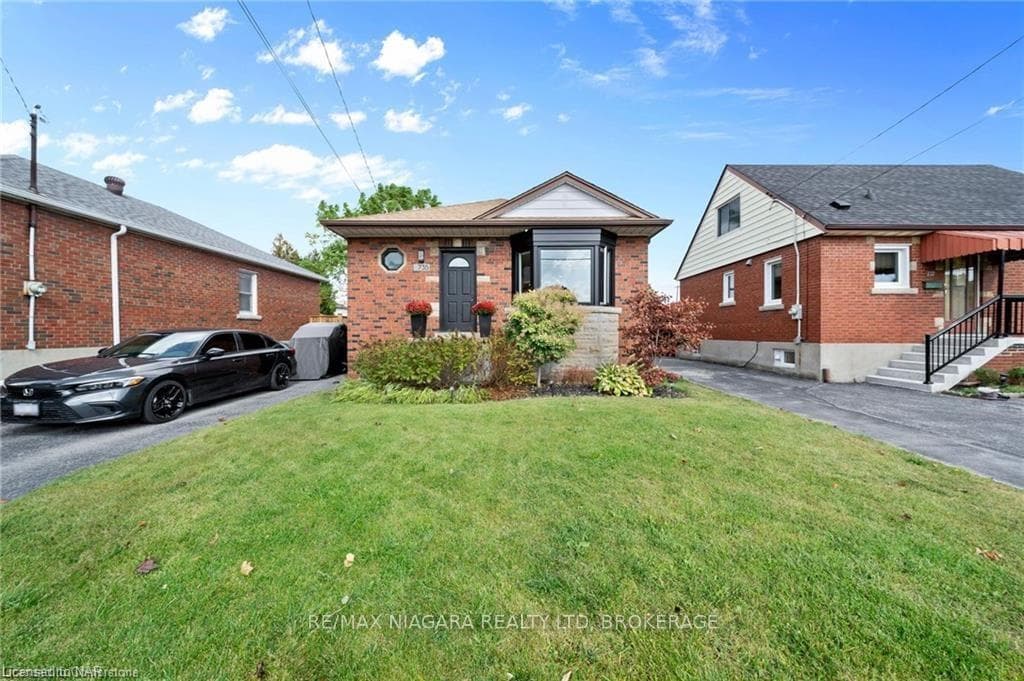 735 QUEENSDALE Avenue photo 1
