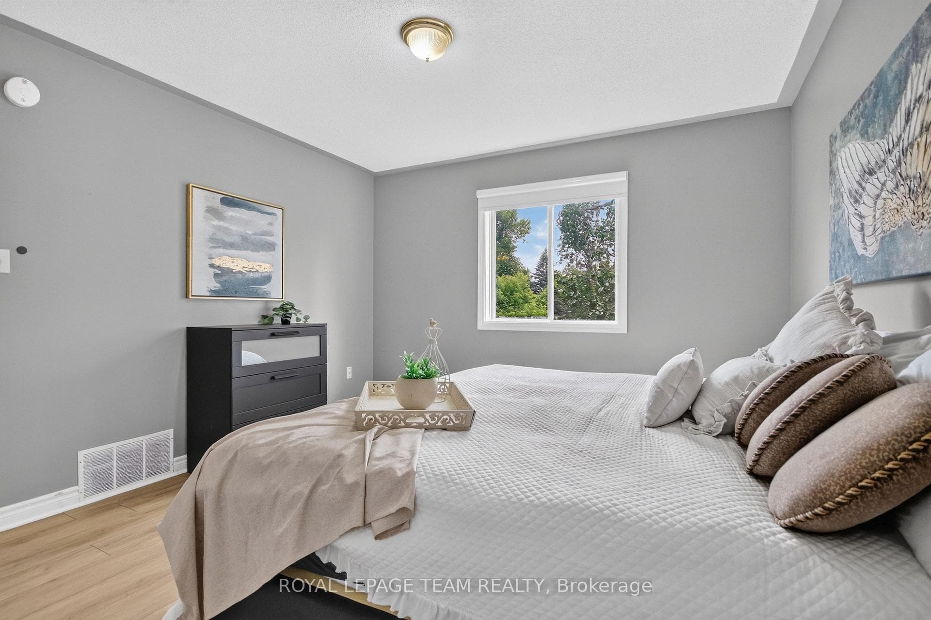 148 CHARLOTTE Street photo 17