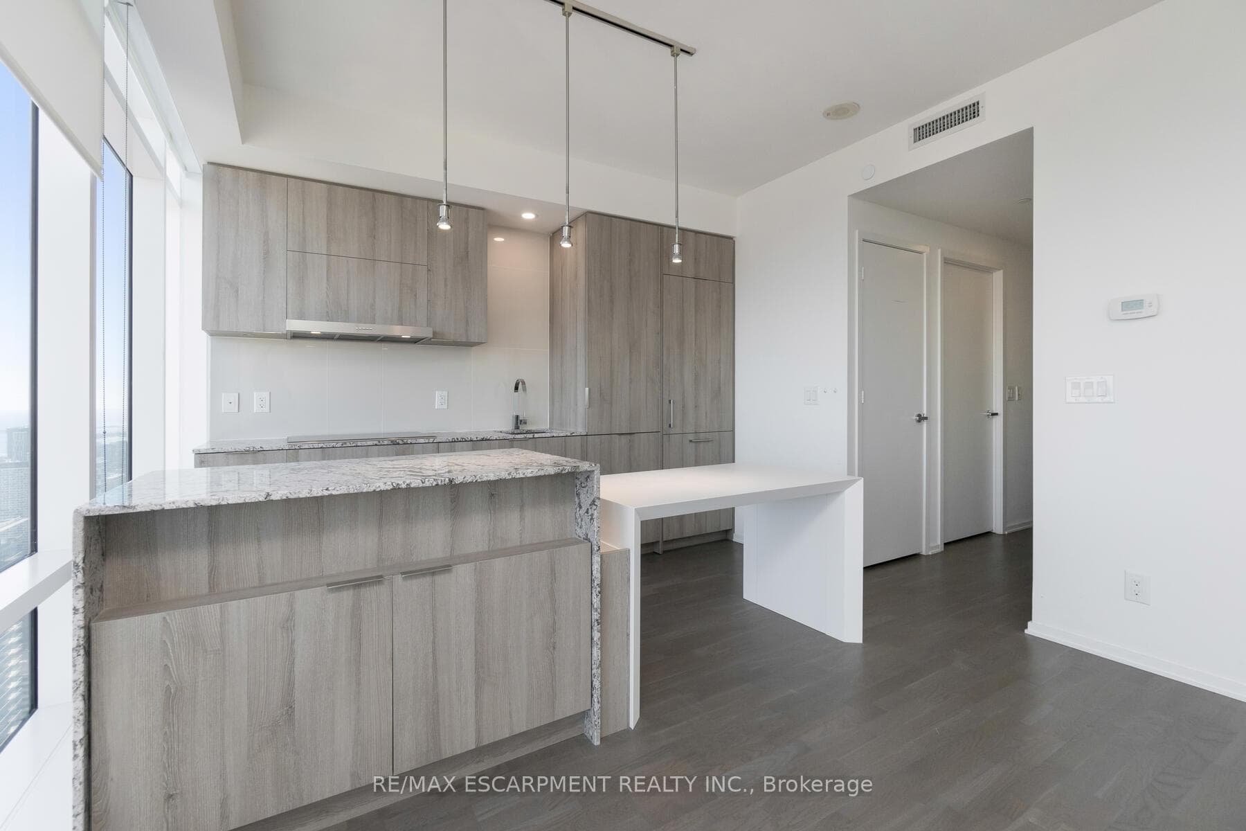 1 Bloor Street Unit 5503 photo 4