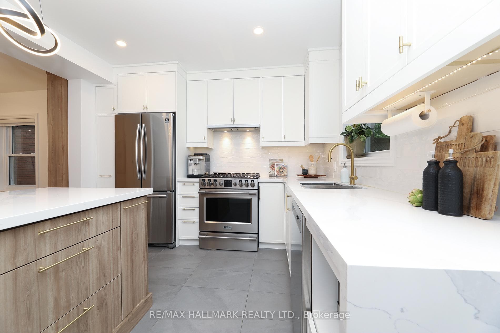 339 Scarborough Road photo 18