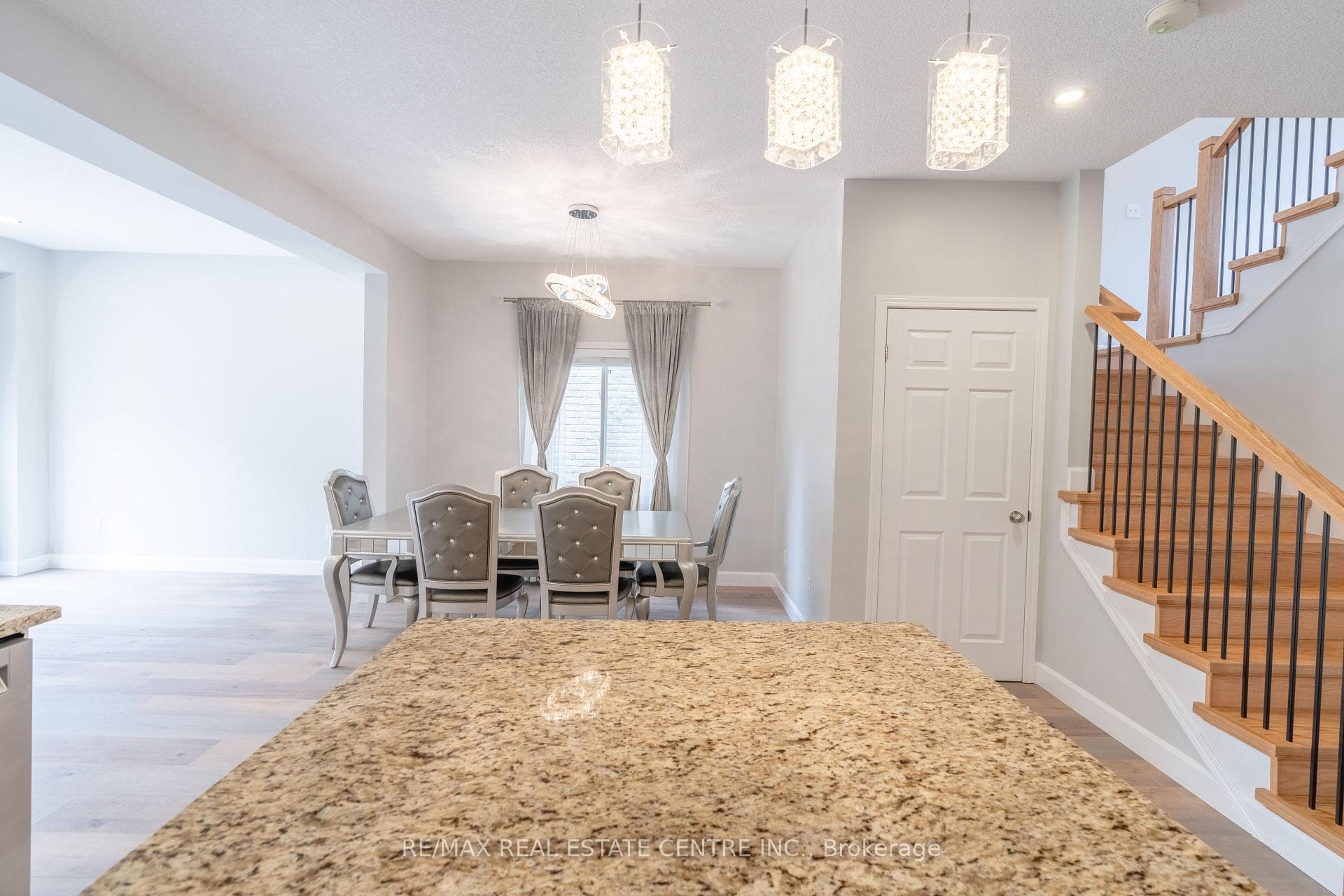 430 Woodbine Avenue photo 10