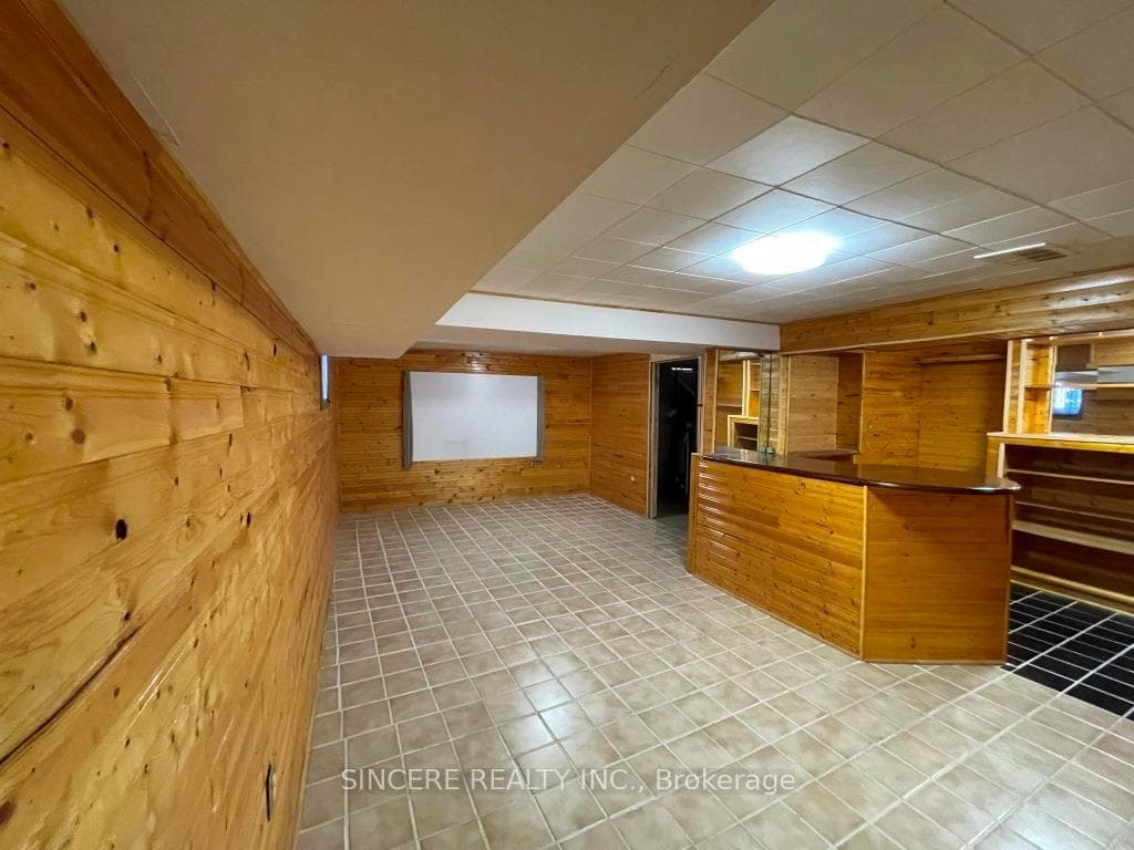 188 Daniels Crescent photo 34