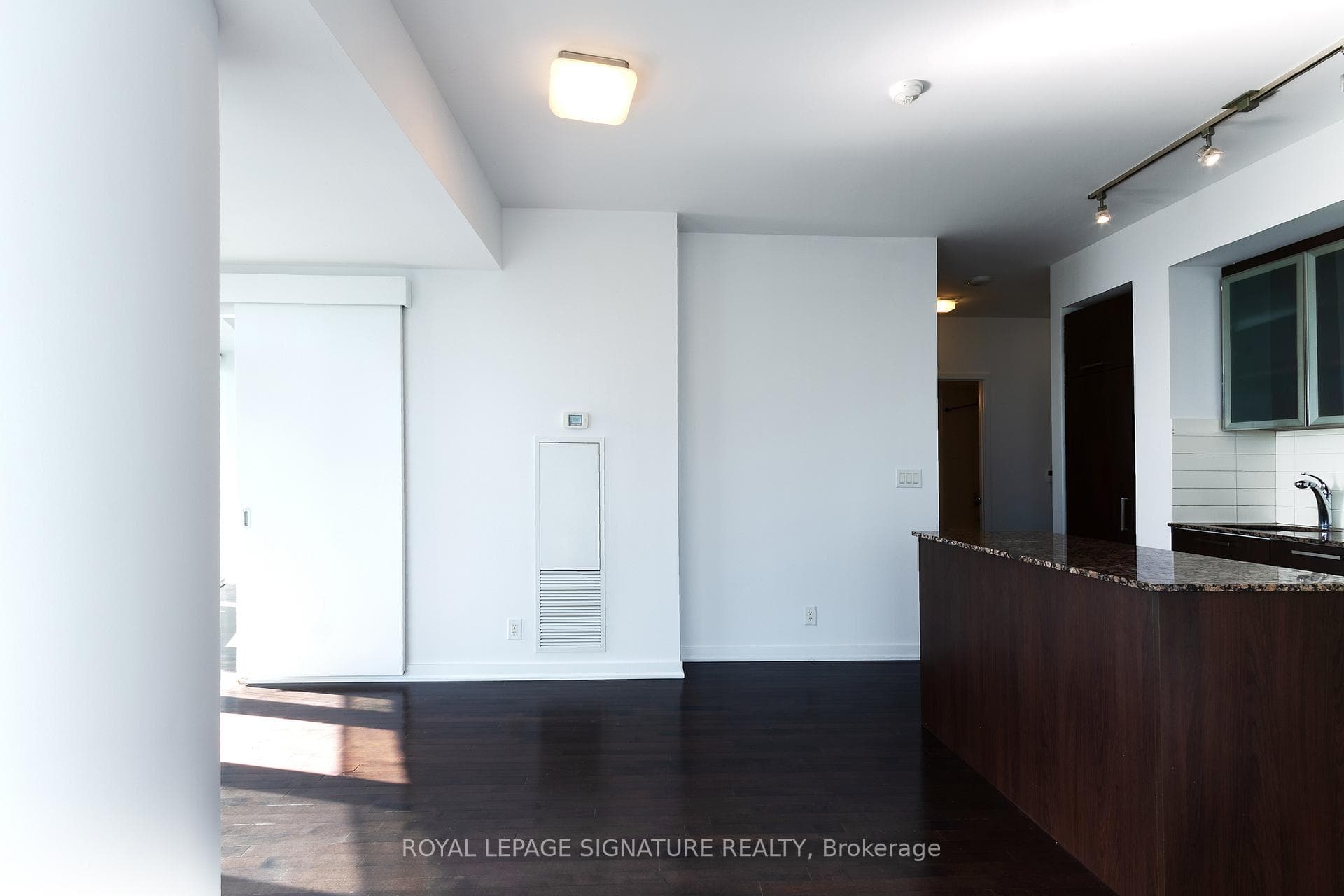 12 York Street Unit 4202 photo 14