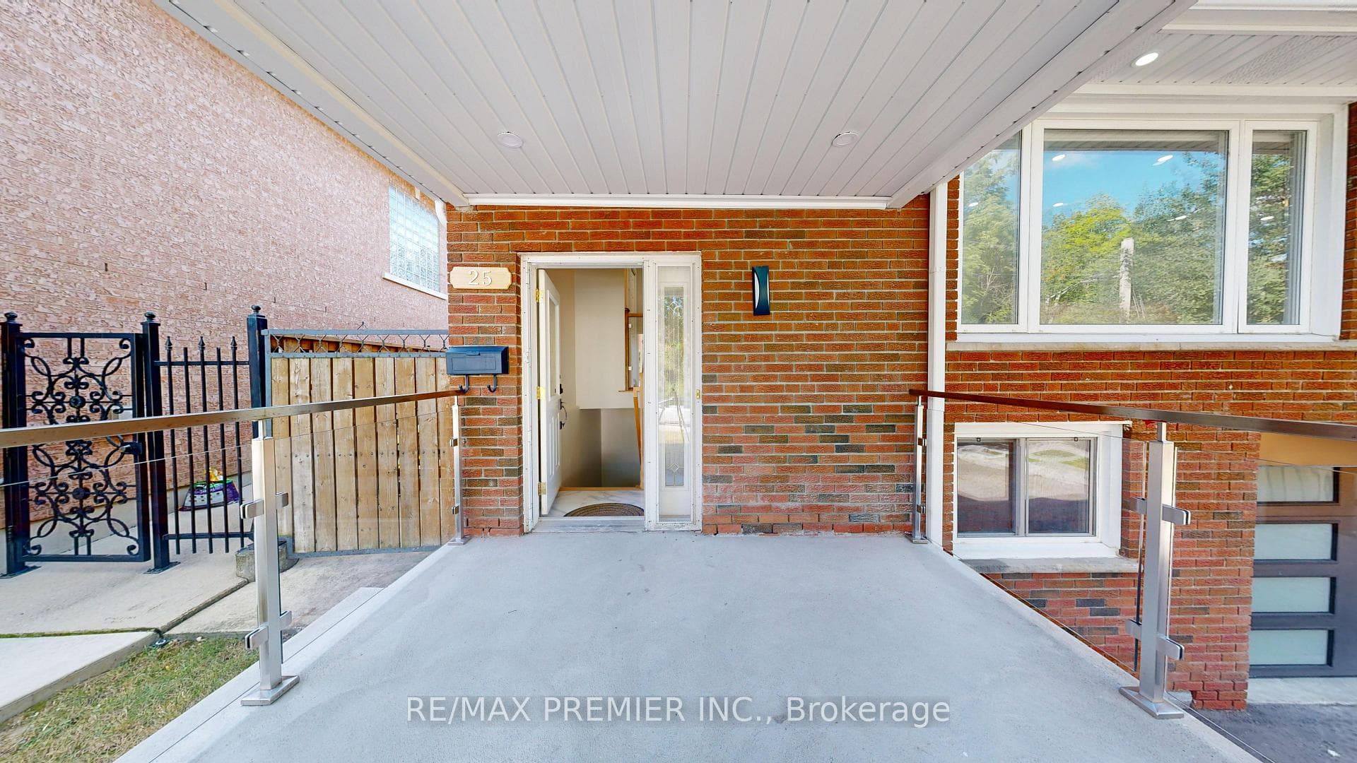25 Cardell Avenue photo 4