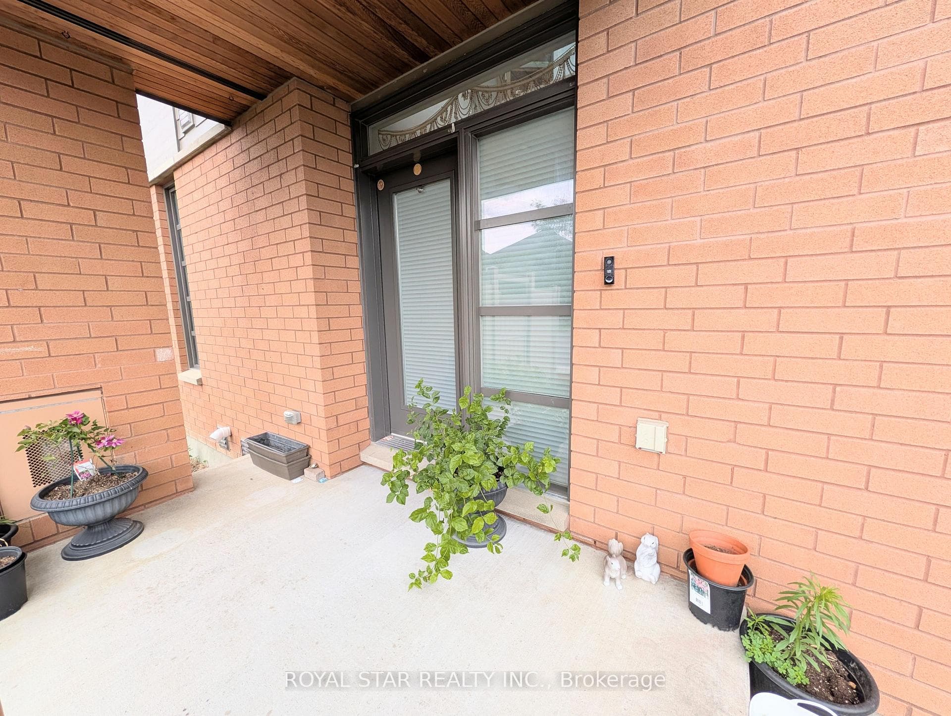 201 Pisces Terrace photo 4